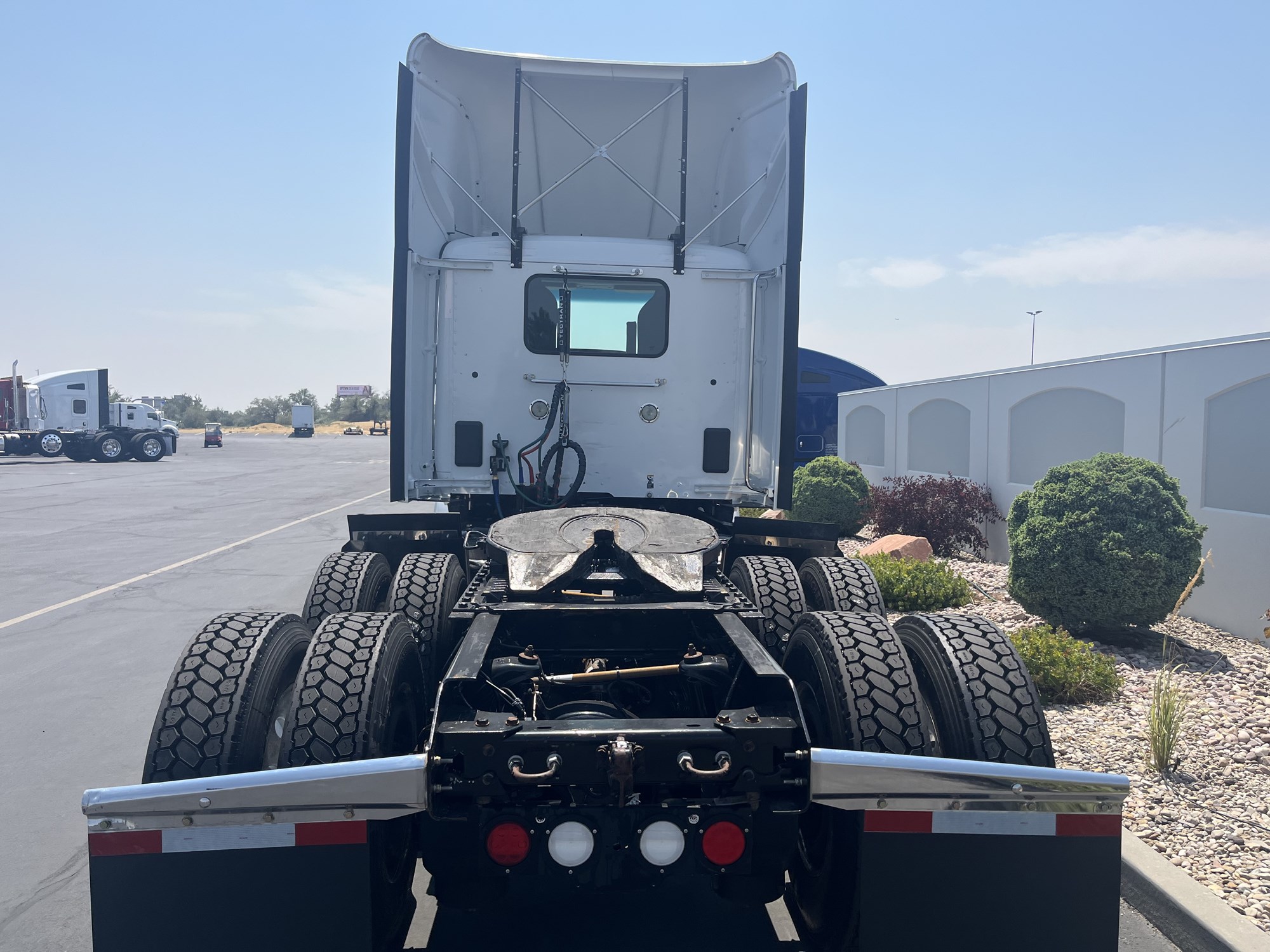 2018 Kenworth T680 - image 5 of 6