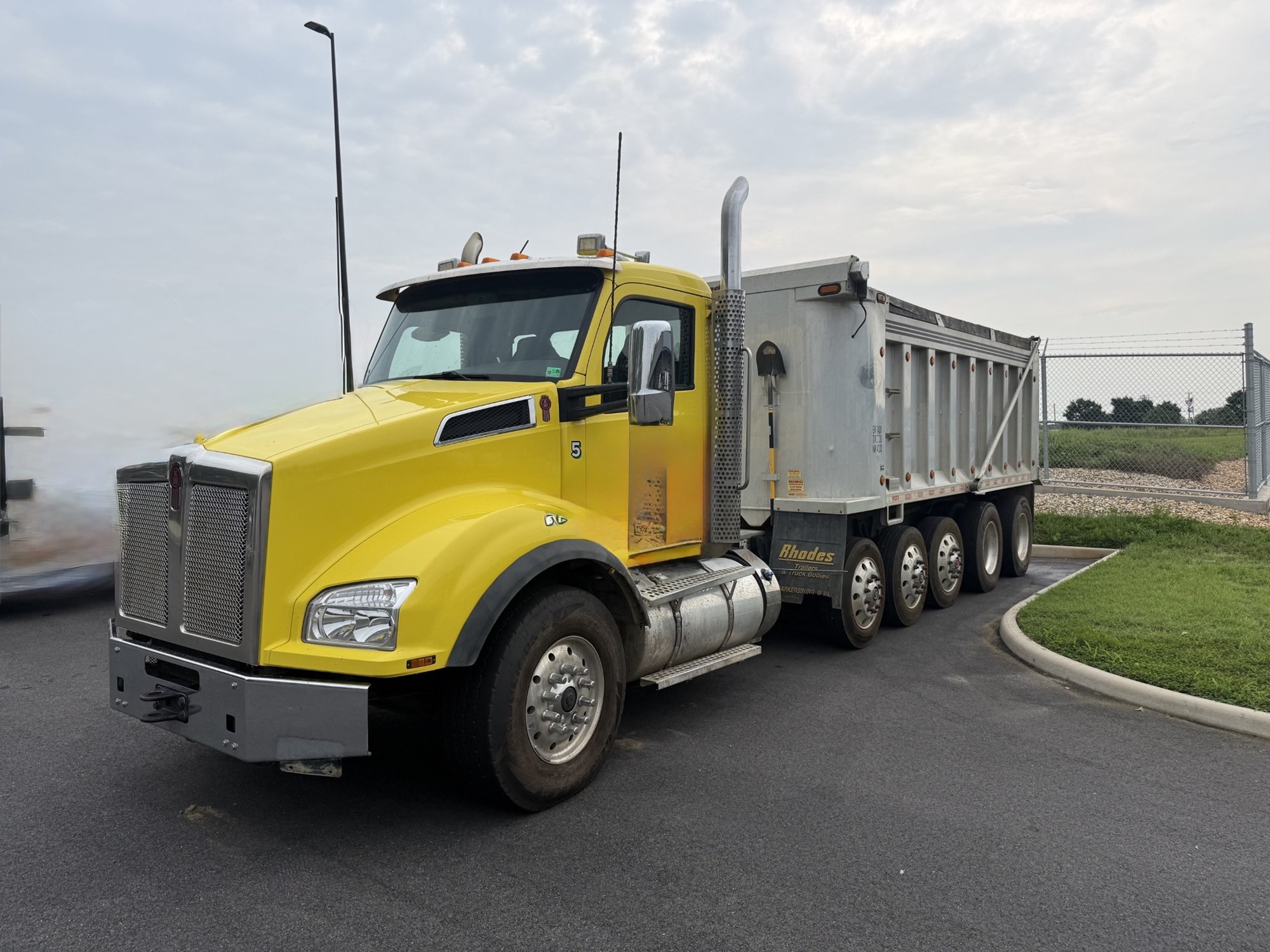 2019 Kenworth T880 2019 Kenworth T880 - image 3 of 6