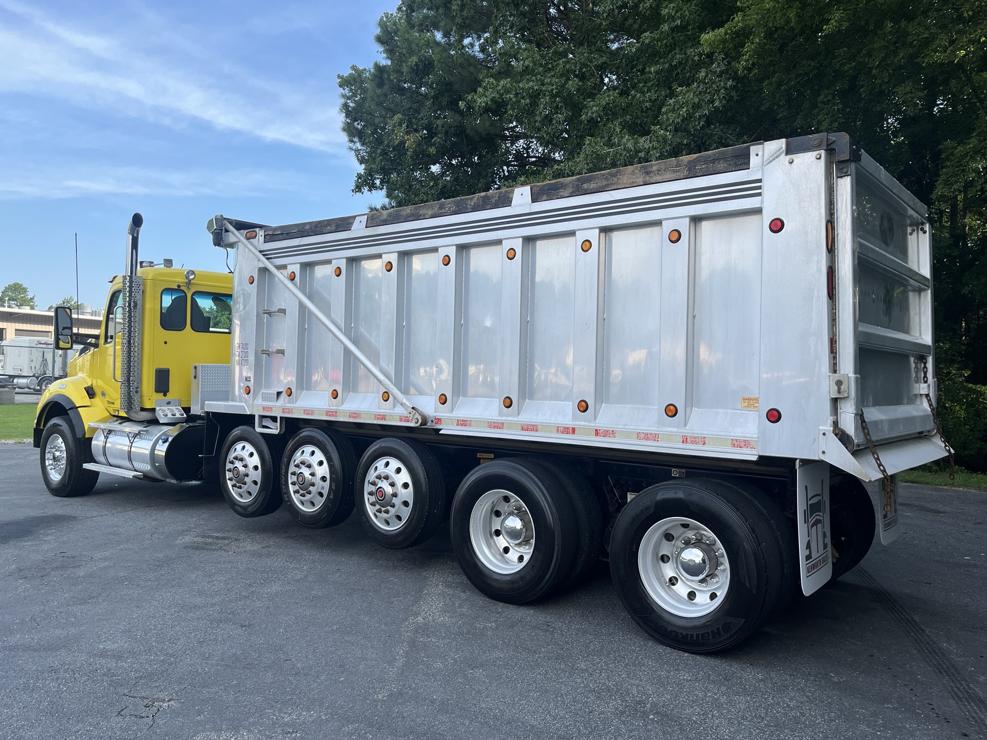 2019 Kenworth T880 - image 6 of 6