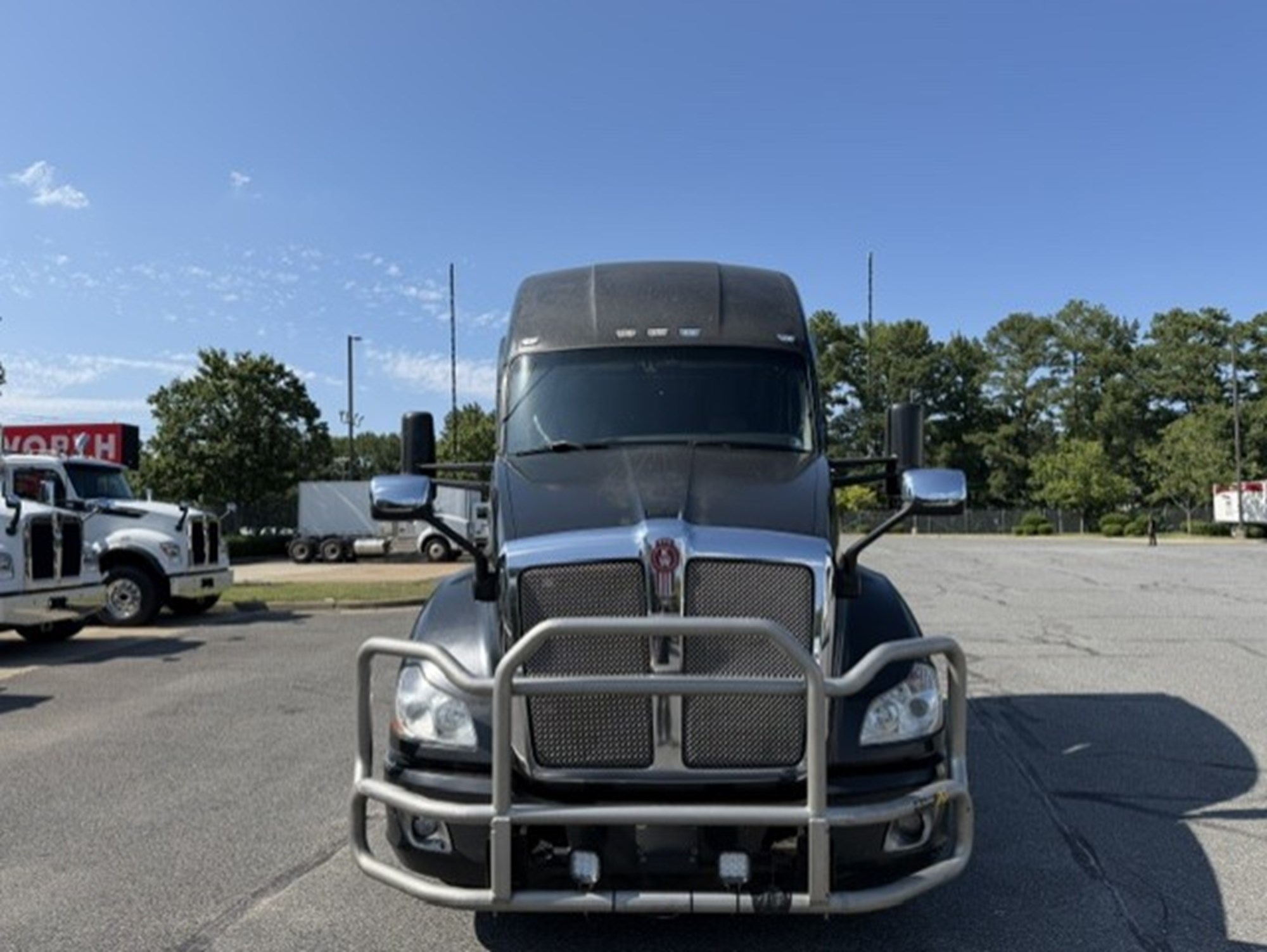 2022 Kenworth T680 in Chesapeake, VA — photo 2