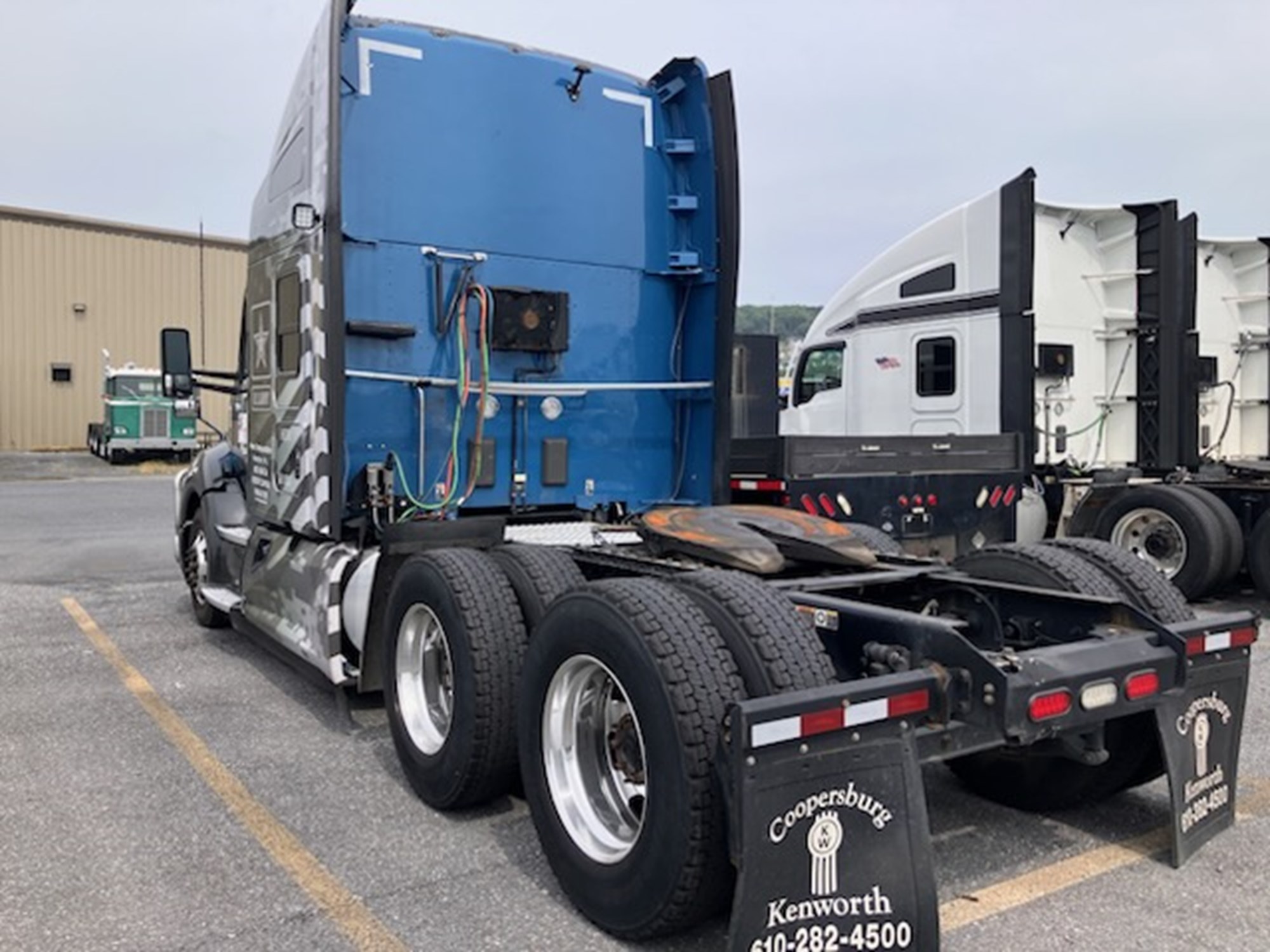 2022 Kenworth T680 2022 Kenworth T680 - image 5 of 6