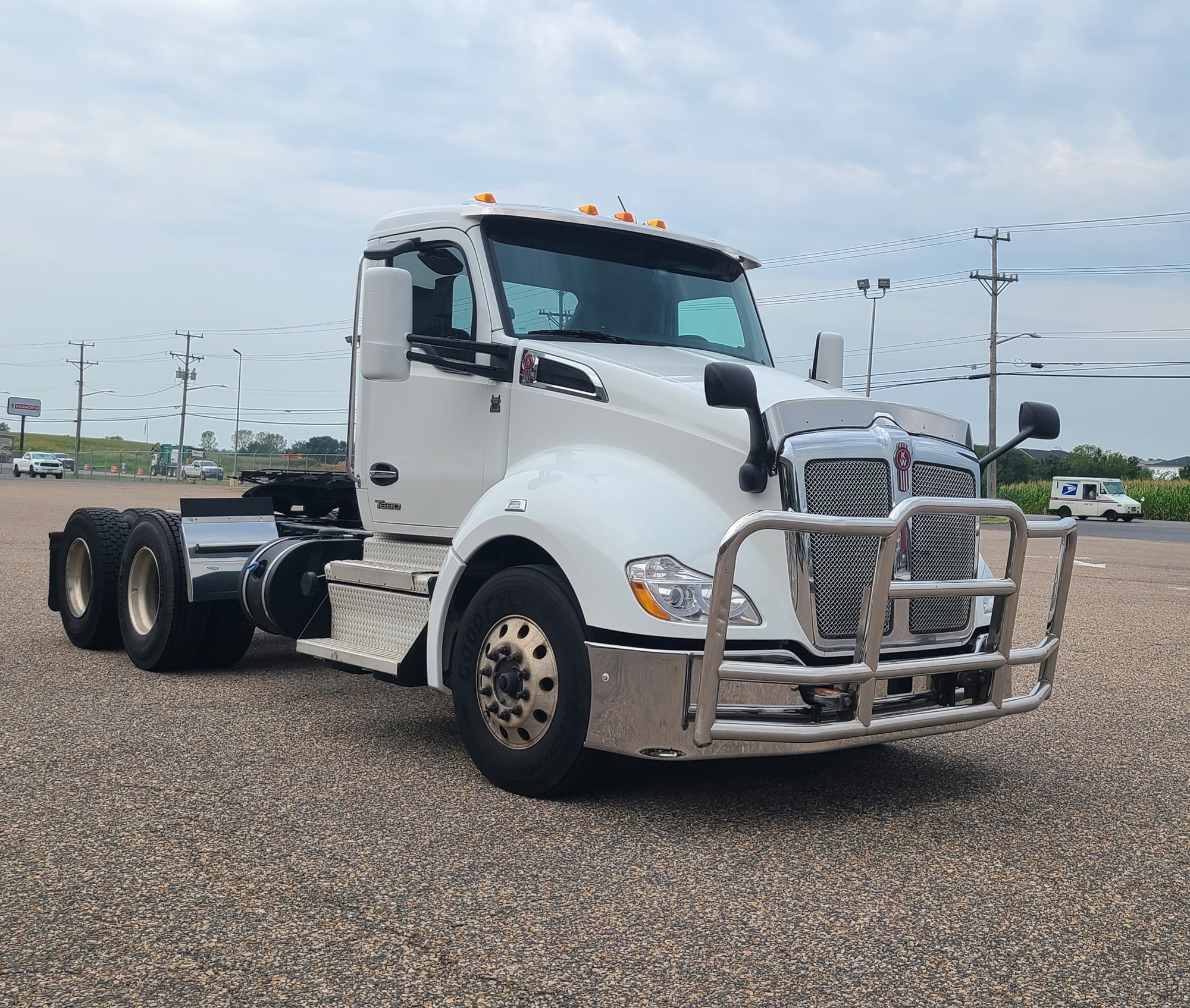 2022 Kenworth T680 2022 Kenworth T680 - image 3 of 6