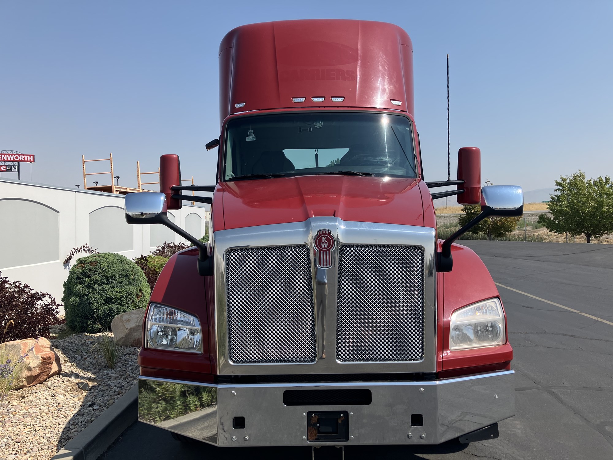 2022 Kenworth T880 - image 3 of 6