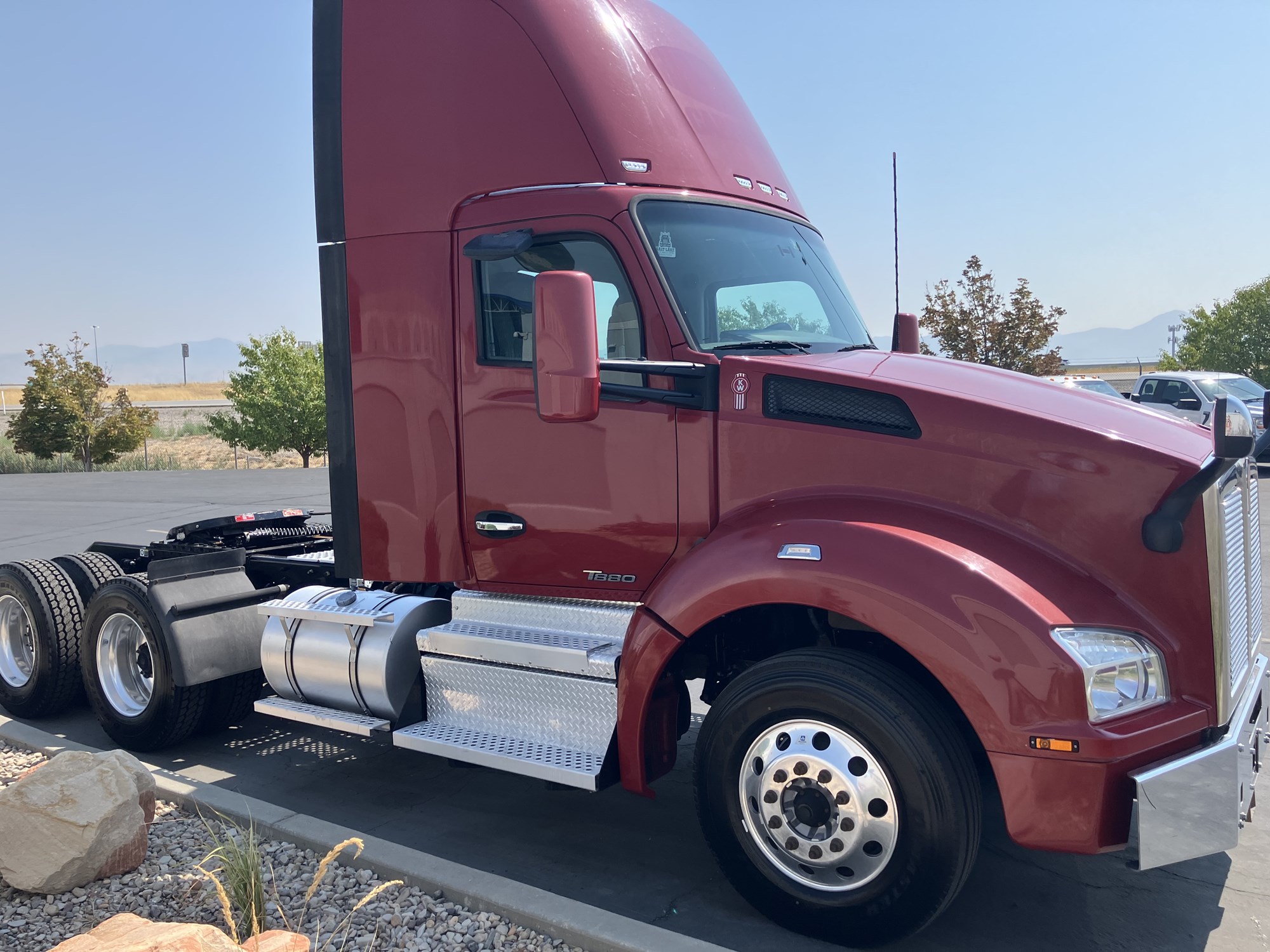 2022 Kenworth T880 - image 4 of 6