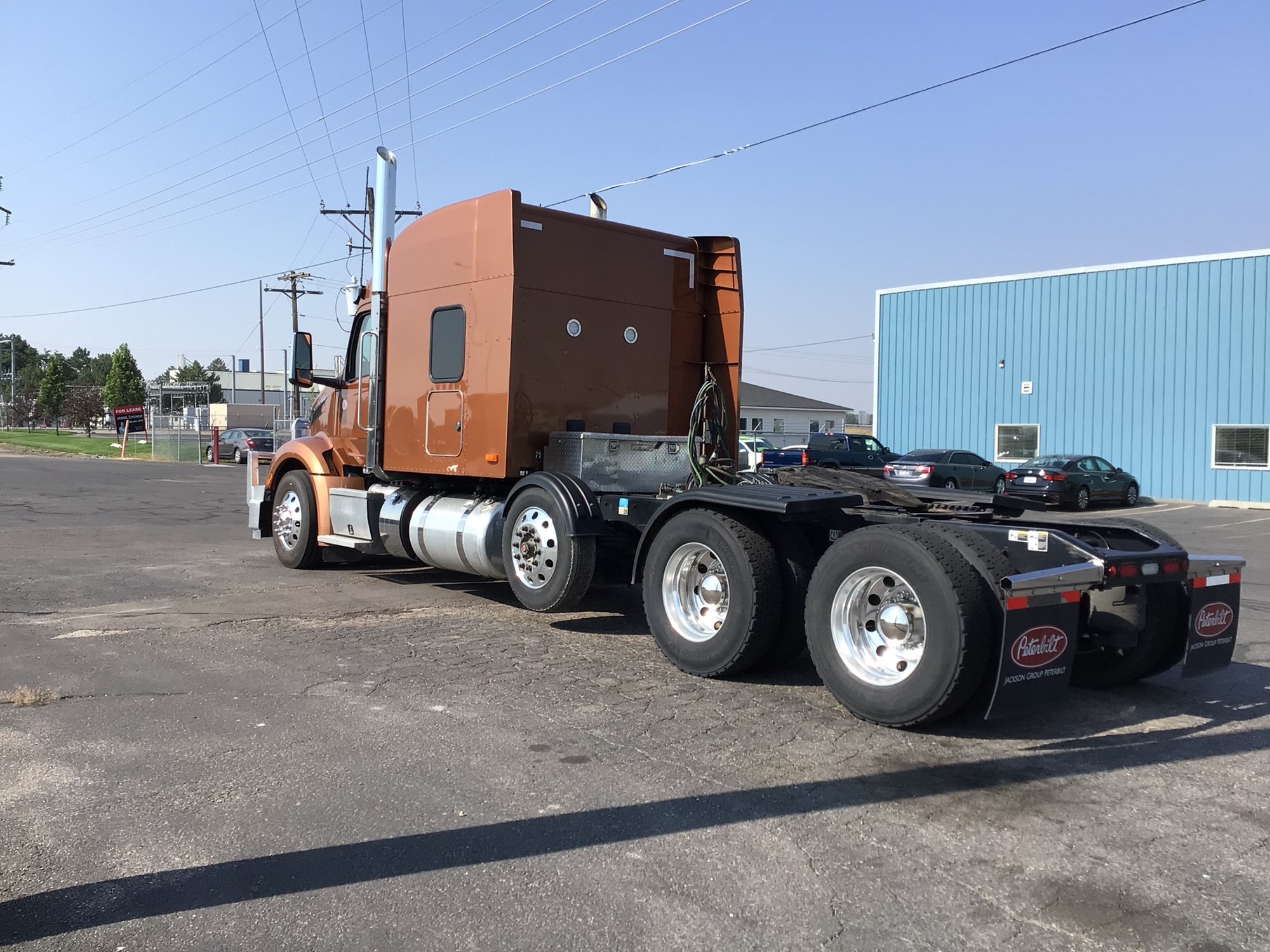 2023 Peterbilt 579 - image 5 of 6