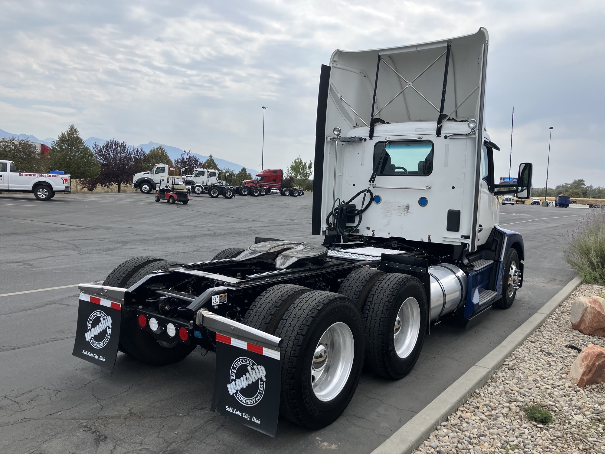 2023 Kenworth T680 Next Gen - image 5 of 6