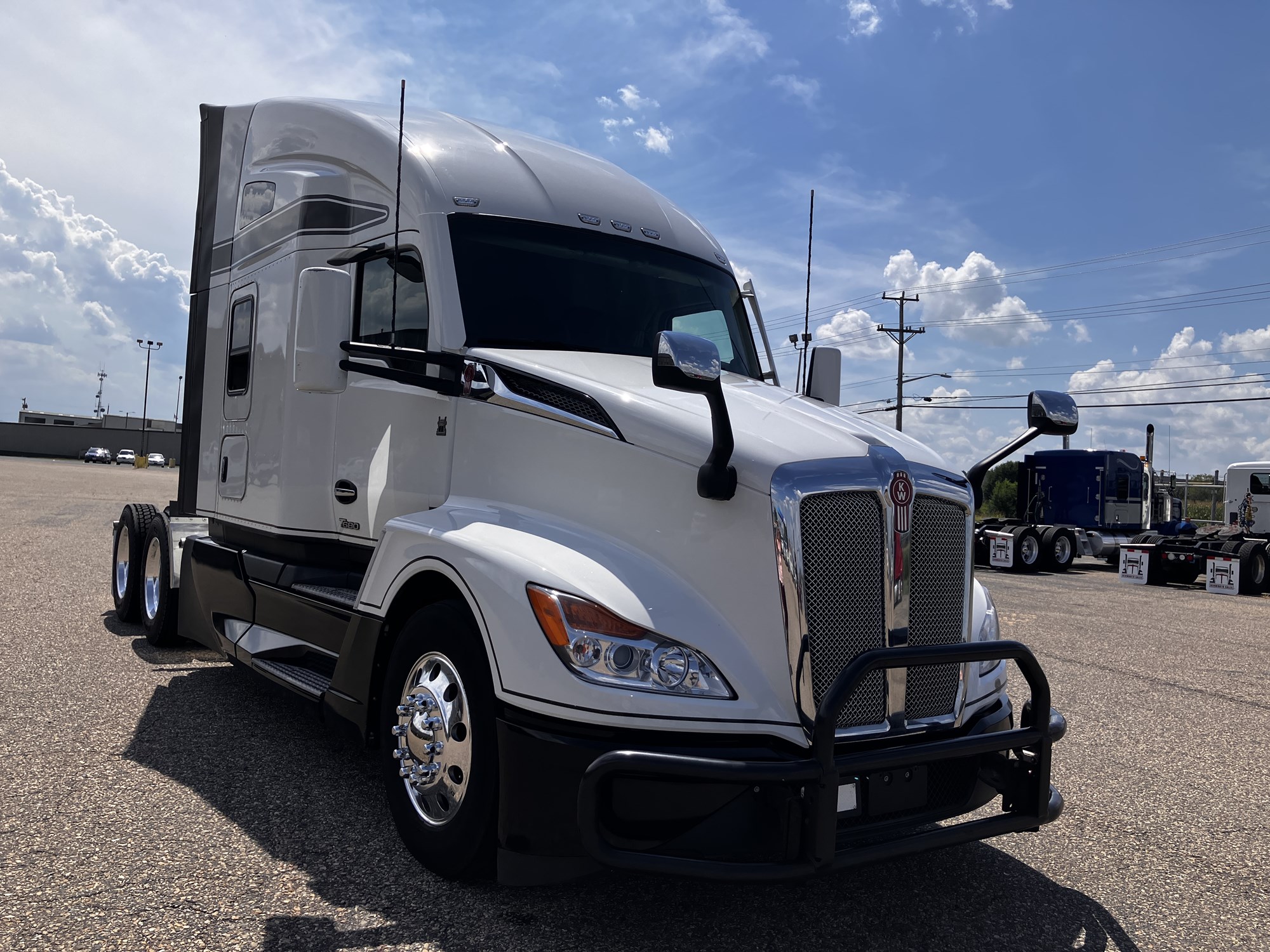 2023 Kenworth T680 in Richmond, VA — photo 5