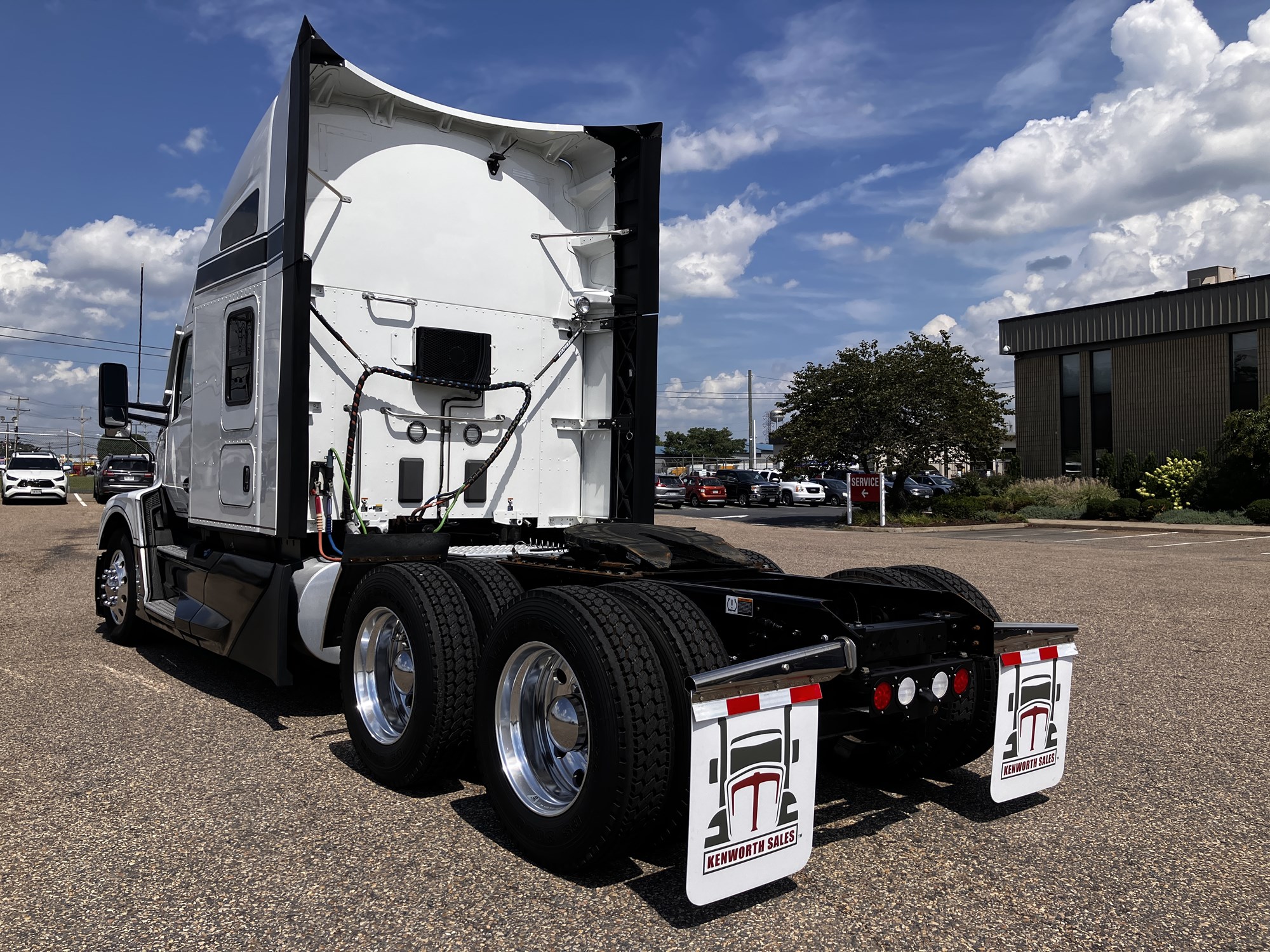 2023 Kenworth T680 in Richmond, VA — photo 6