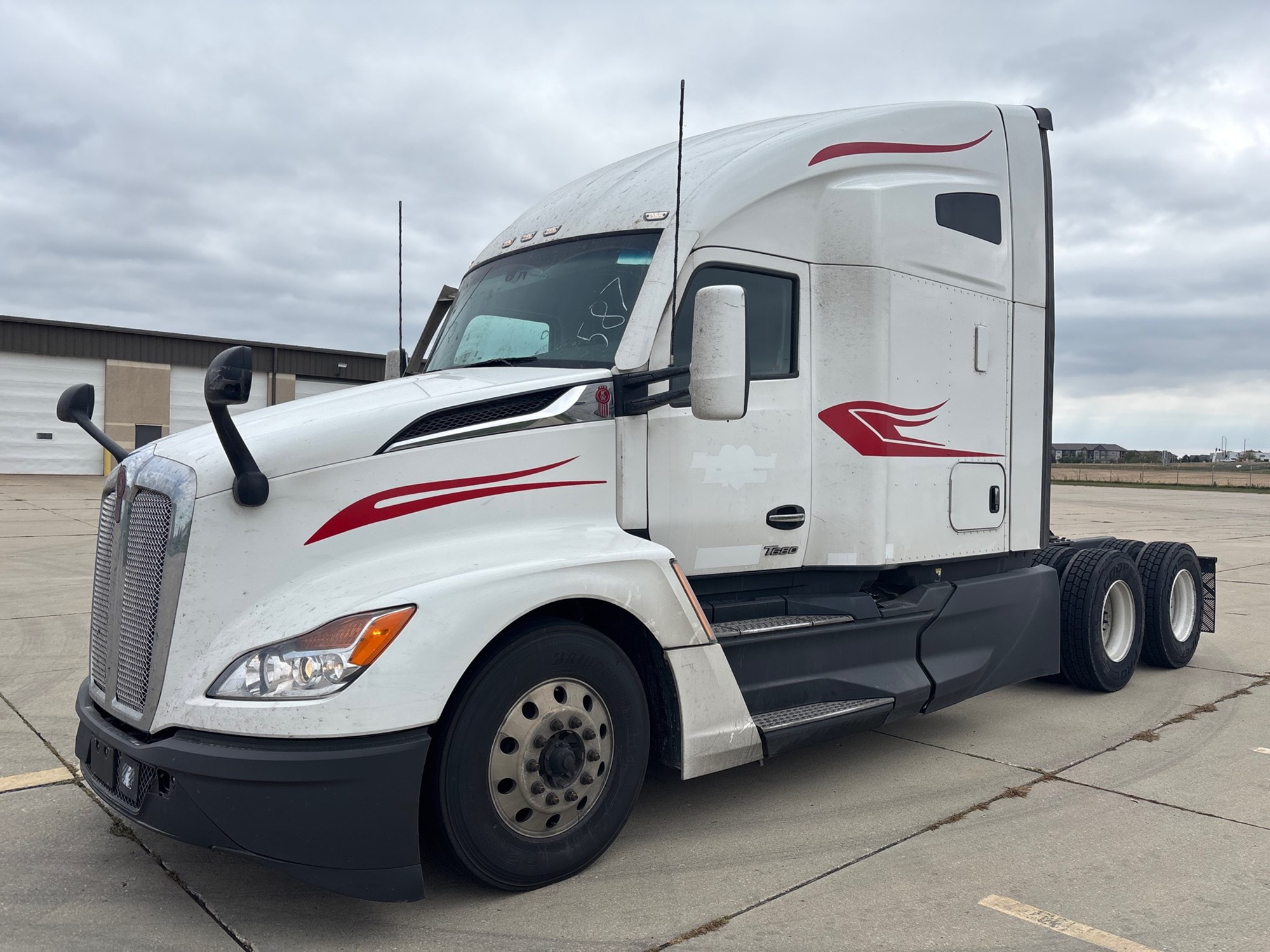 2023 Kenworth T680 - image 1 of 1