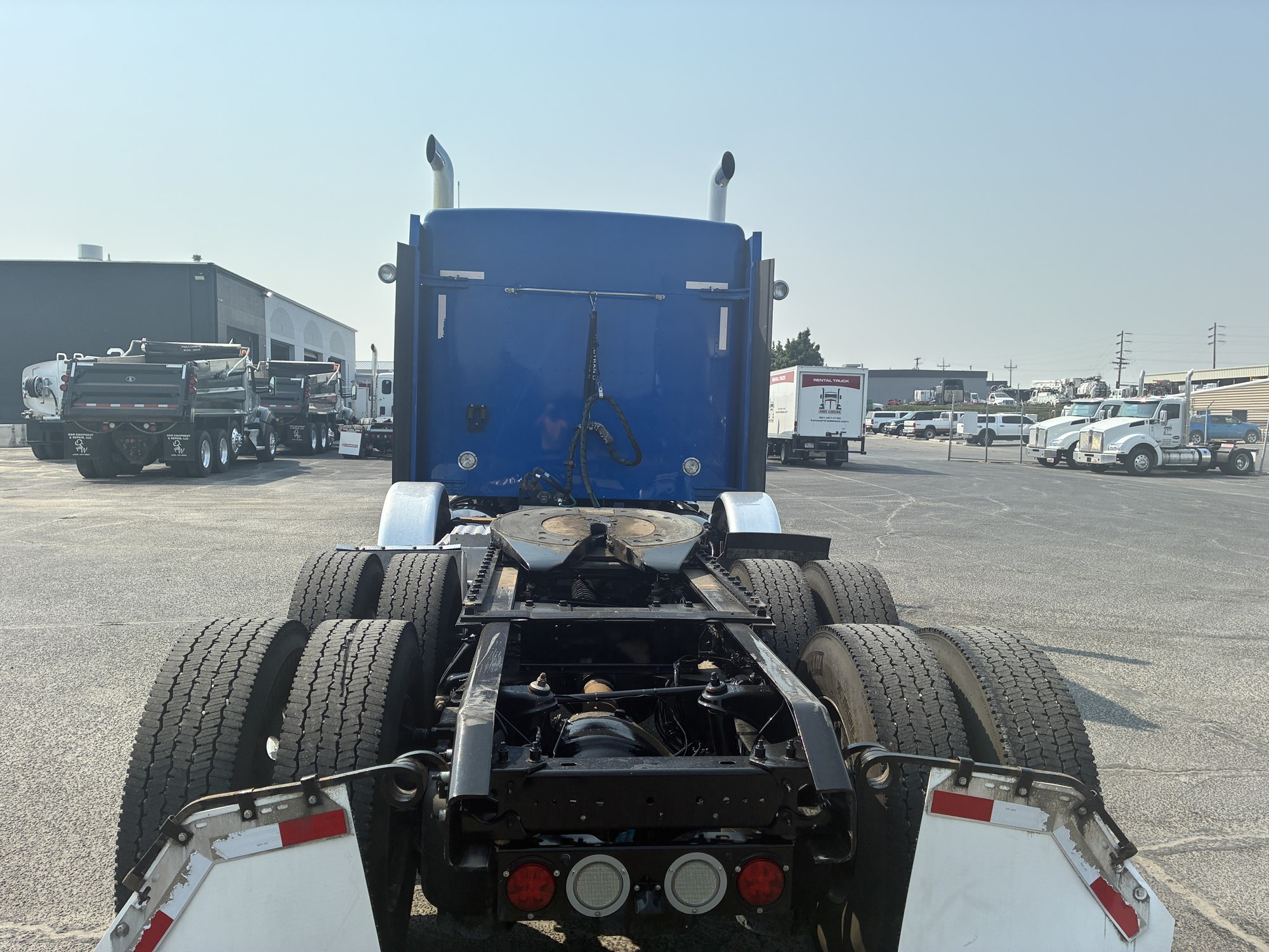 2024 Kenworth W900 - image 4 of 6