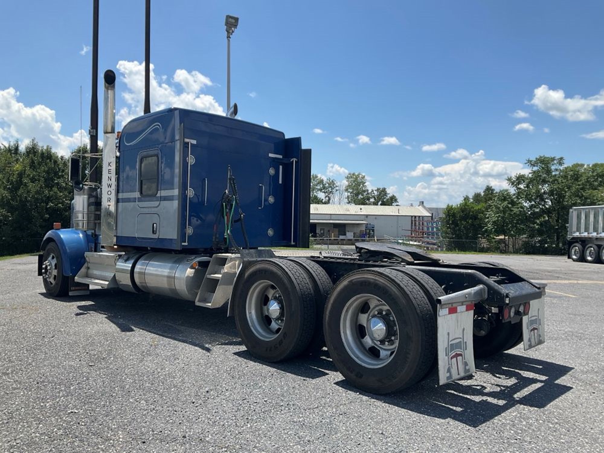 2024 Kenworth W900B 2024 Kenworth W900B - image 3 of 6