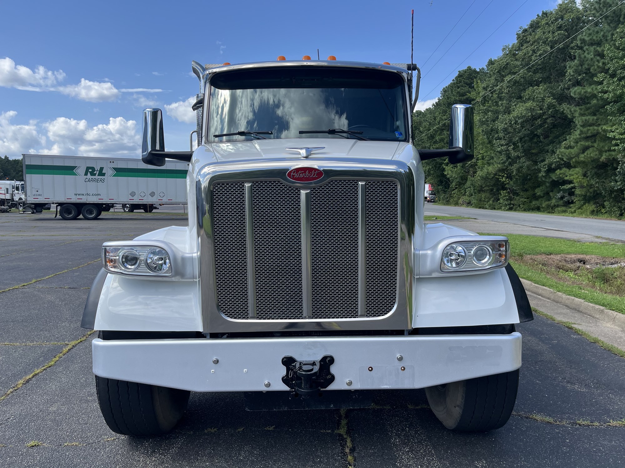 2025 Peterbilt 567 - image 2 of 6