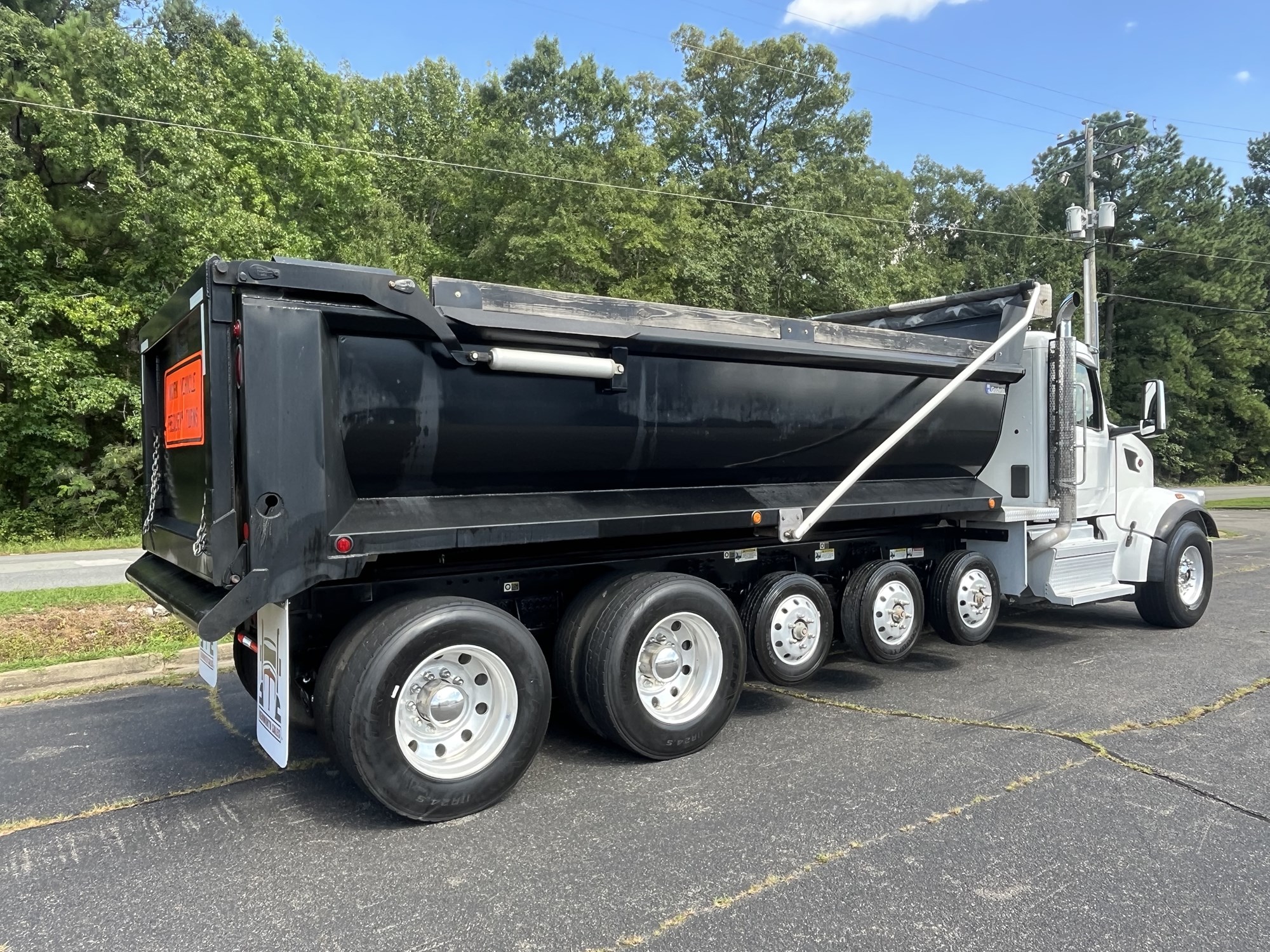 2025 Peterbilt 567 - image 5 of 6