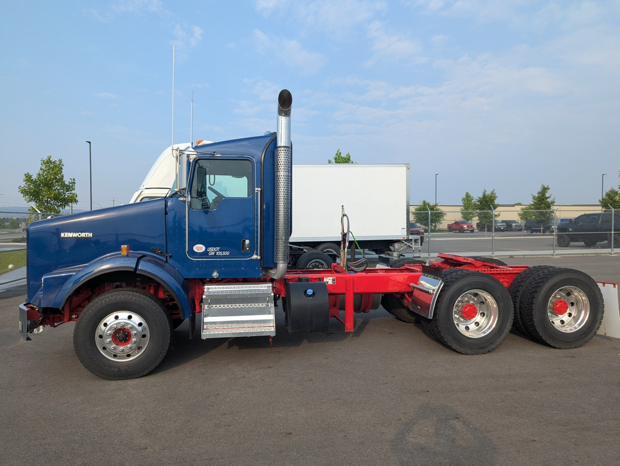 2026 Kenworth T800 - image 2 of 5