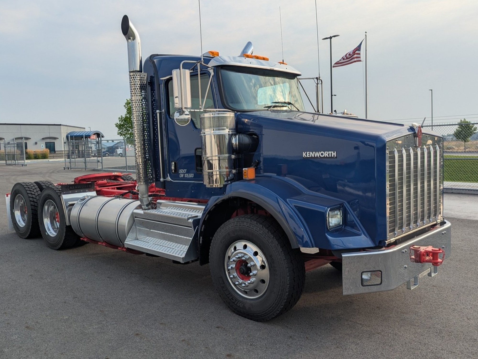 2026 Kenworth T800 - image 3 of 5