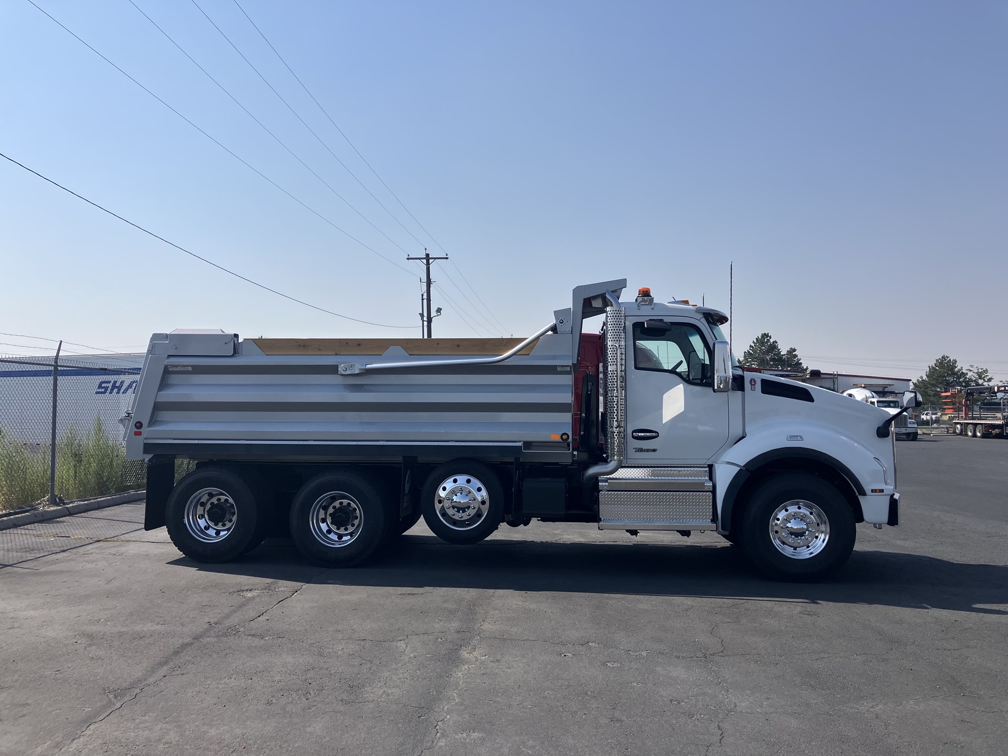 2027 Kenworth T880 2027 Kenworth T880 - image 1 of 2