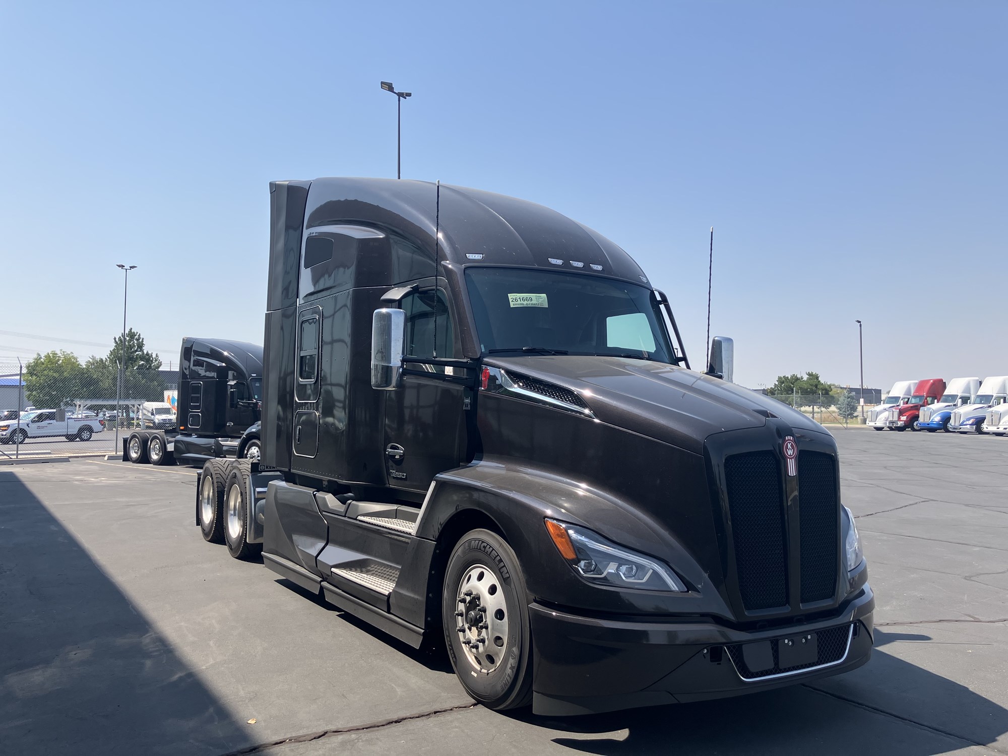 2027 Kenworth T680 Next Gen - image 2 of 6