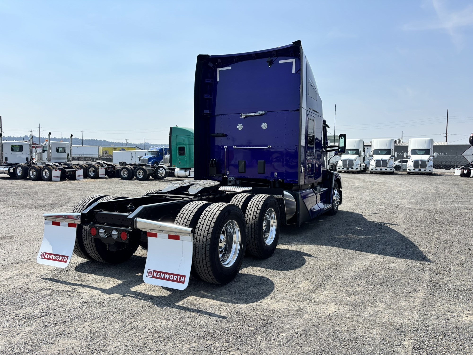 2027 Kenworth T680 Next Gen 2027 Kenworth T680 Next Gen - image 4 of 6