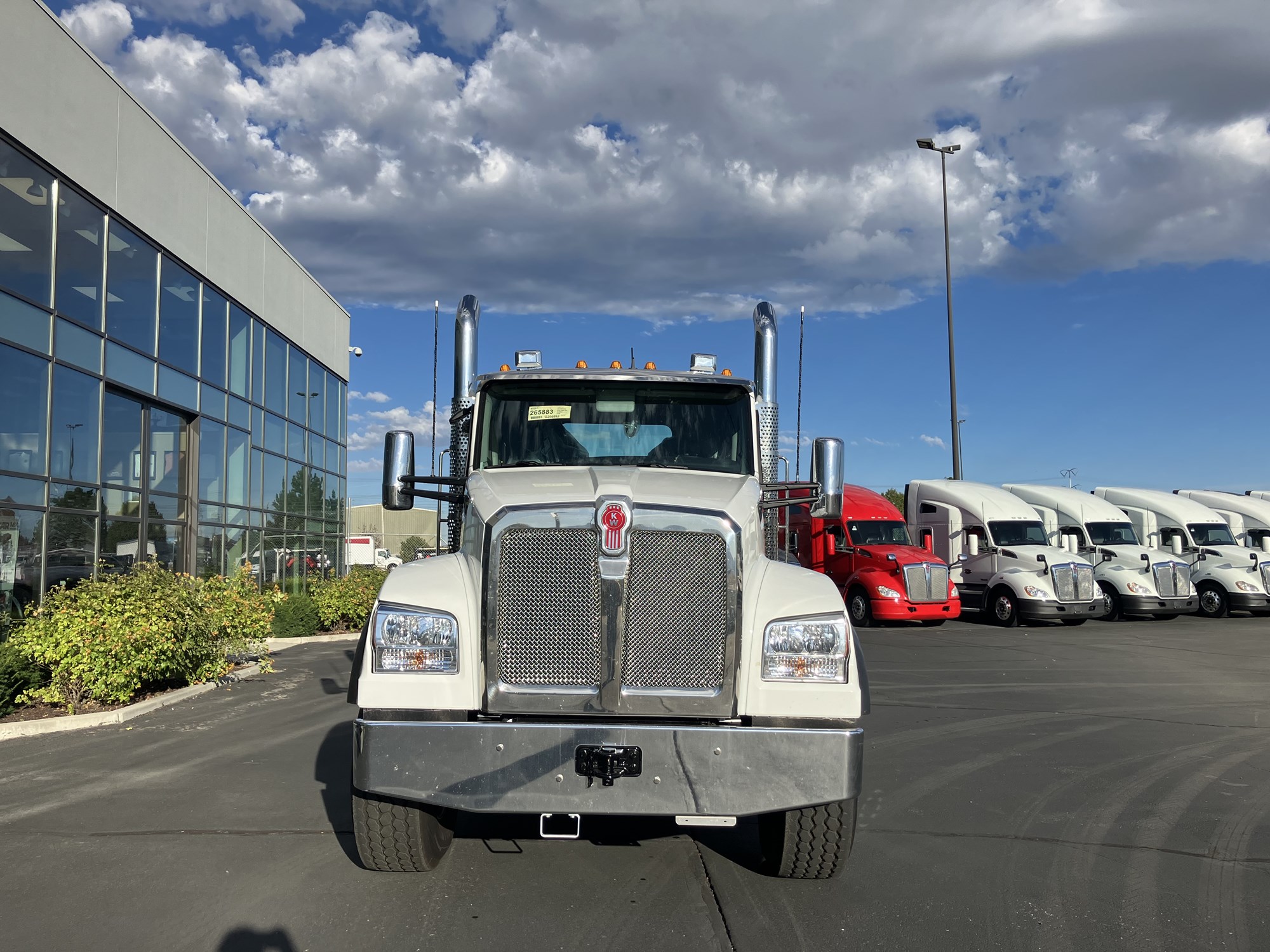 2027 Kenworth T880 2027 Kenworth T880 - image 2 of 6