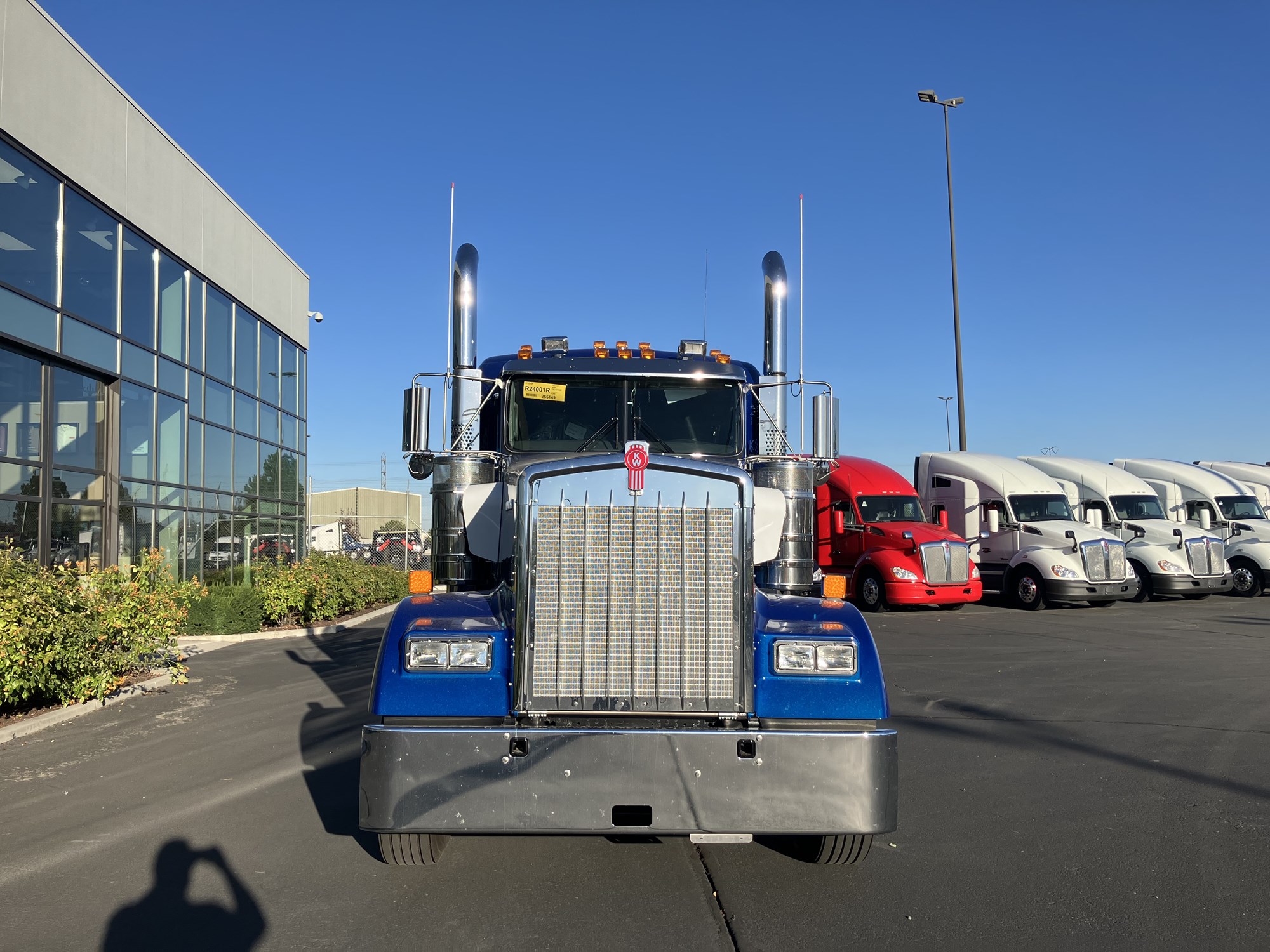 2027 Kenworth W900B 2027 Kenworth W900B - image 2 of 6