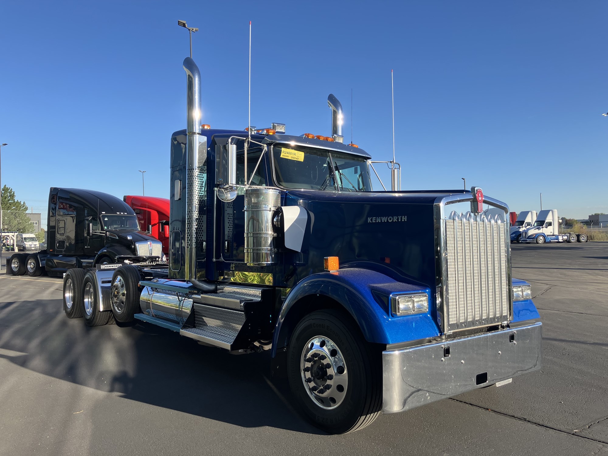 2027 Kenworth W900B 2027 Kenworth W900B - image 3 of 6