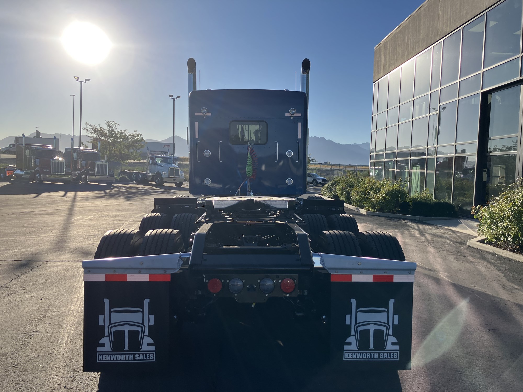 2027 Kenworth W900B 2027 Kenworth W900B - image 4 of 6