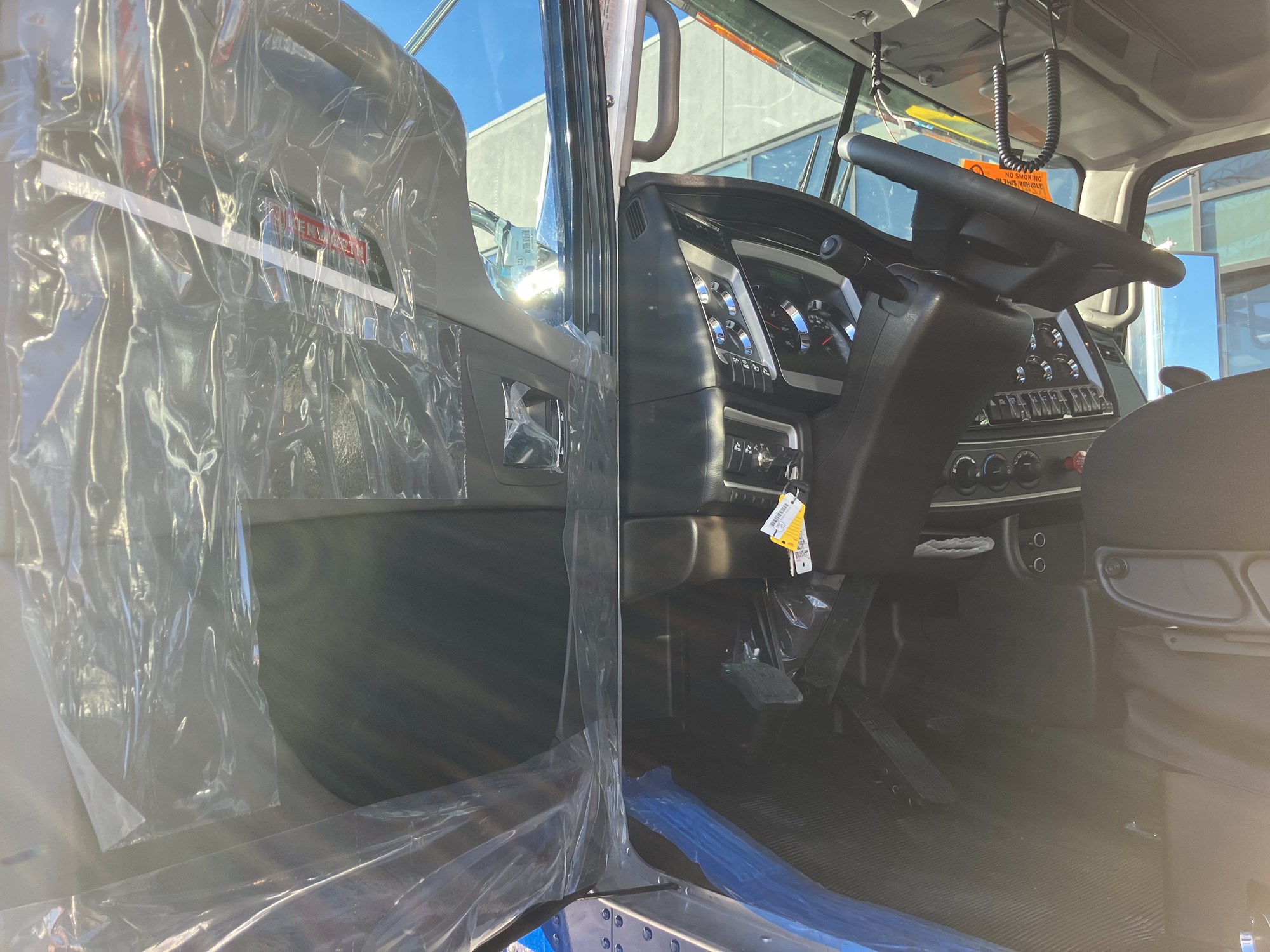 2027 Kenworth W900B 2027 Kenworth W900B - image 6 of 6