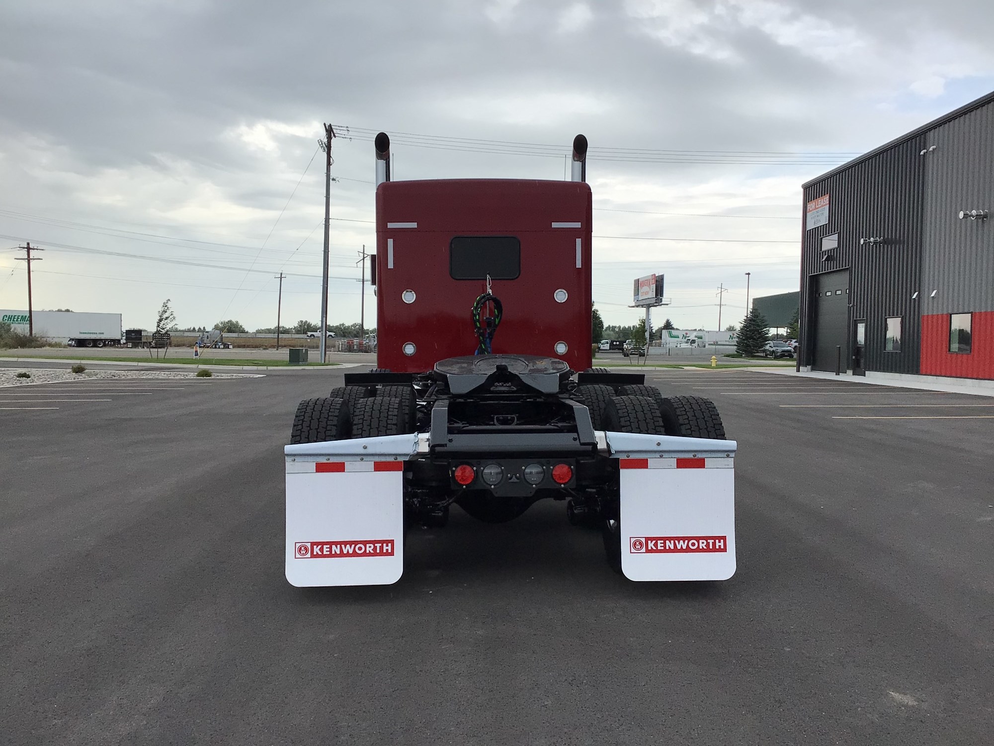 2027 Kenworth W900B - image 4 of 6