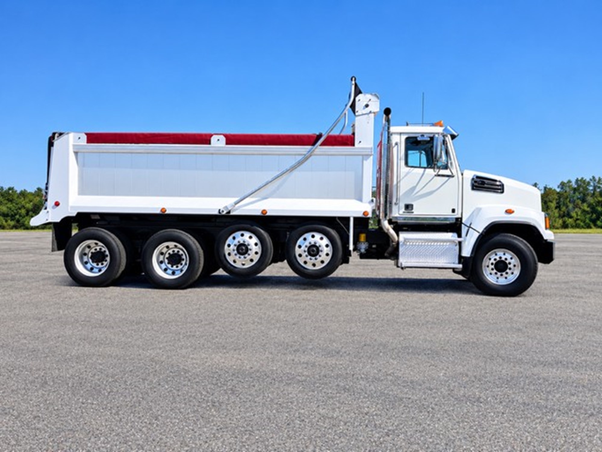 2017 Western Star 4700 2017 Western Star 4700 - image 4 of 6