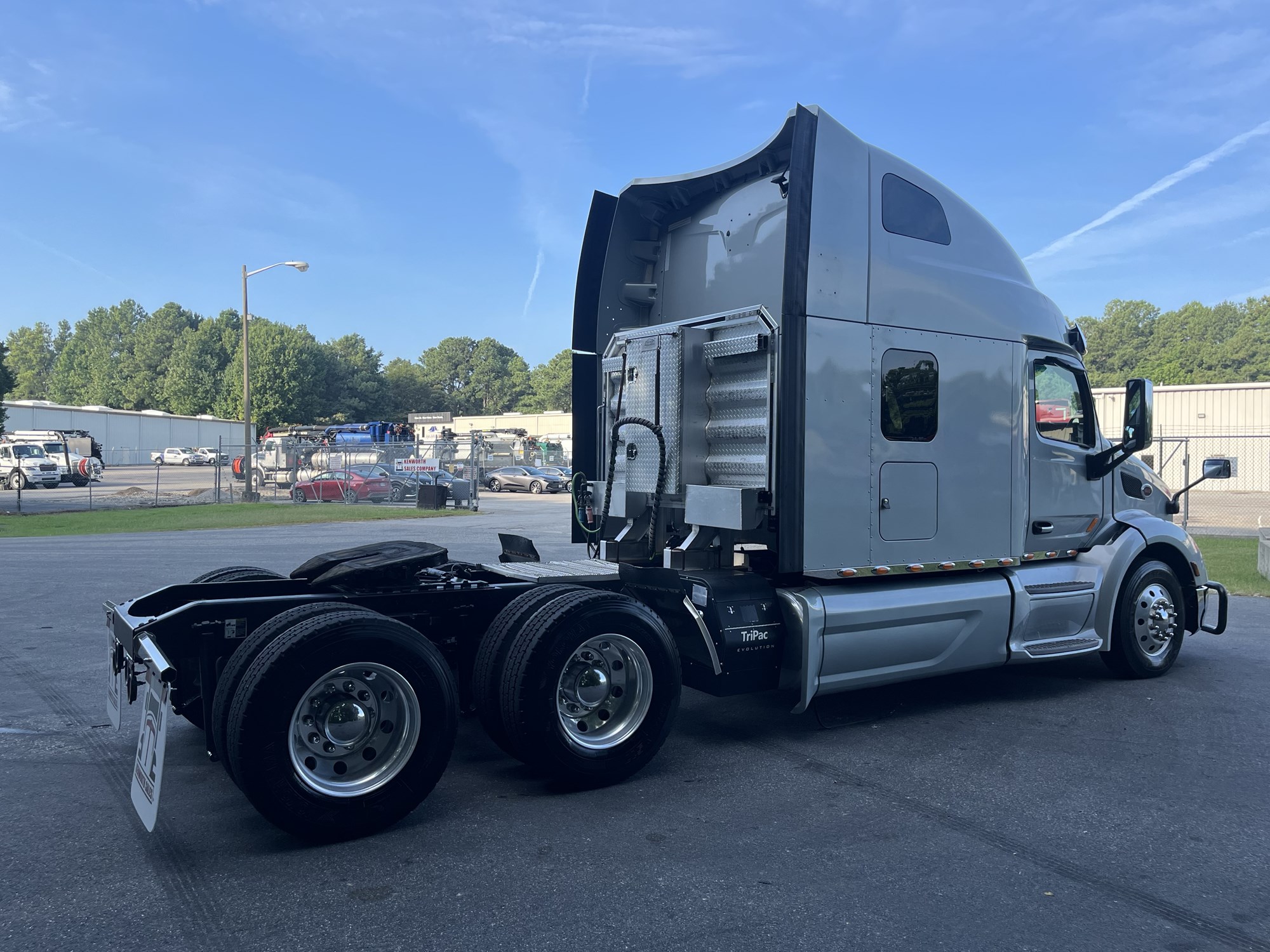 2021 Peterbilt in Richmond, VA — photo 4