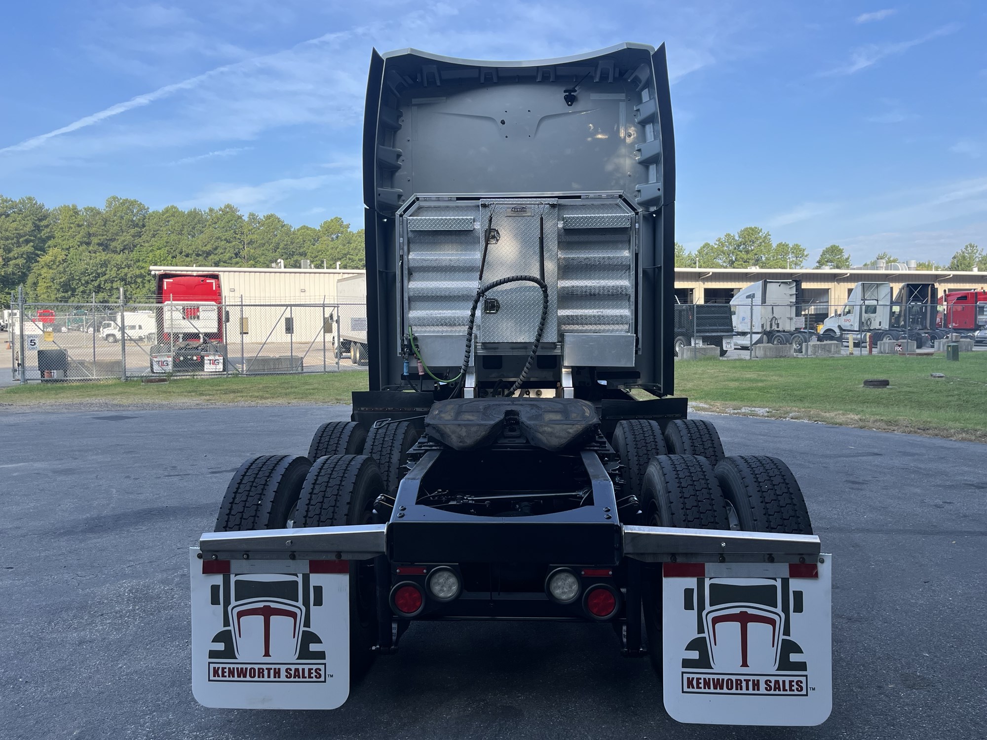 2021 Peterbilt in Richmond, VA — photo 5