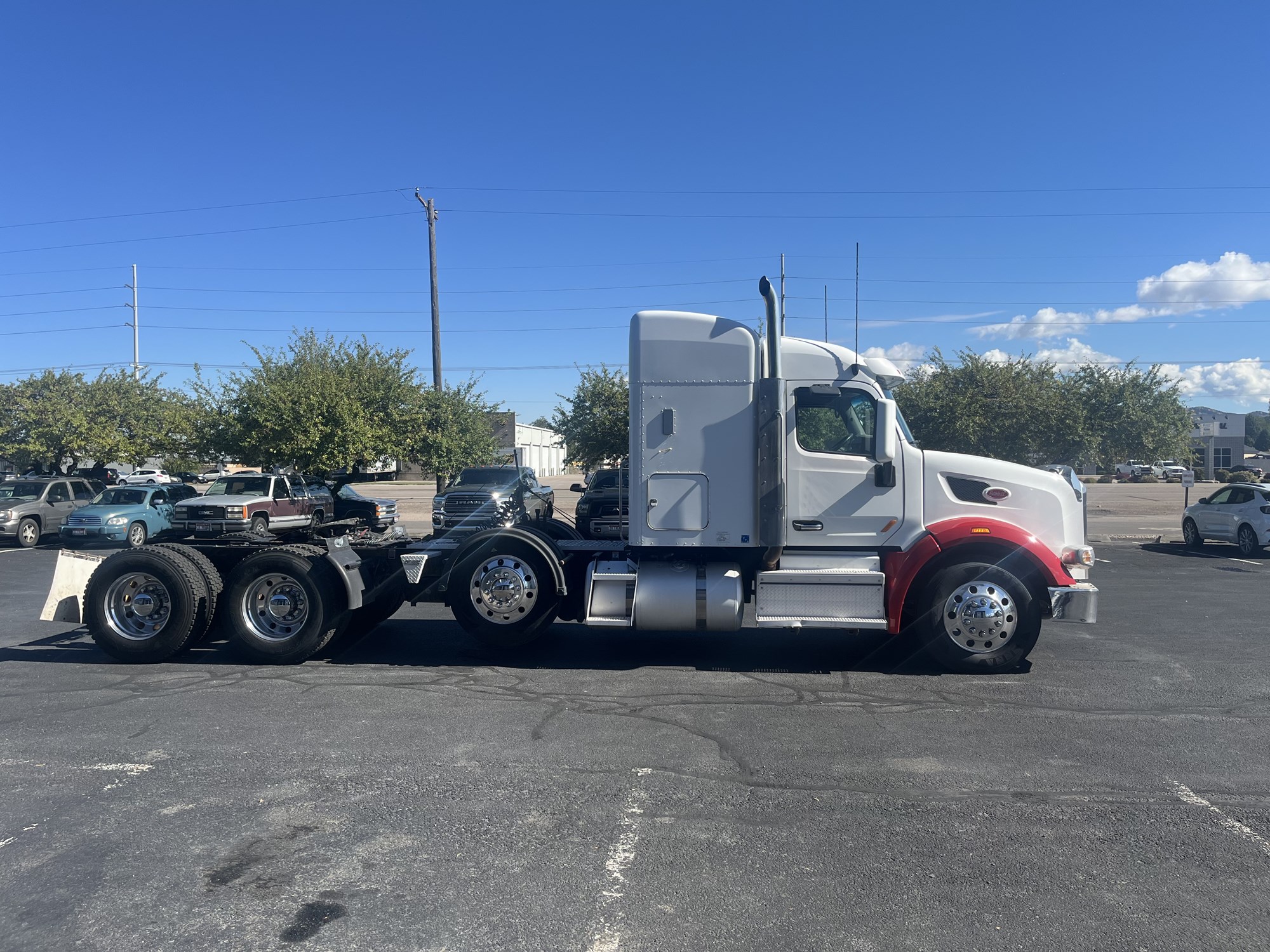 2021 Peterbilt 567 2021 Peterbilt 567 - image 4 of 6