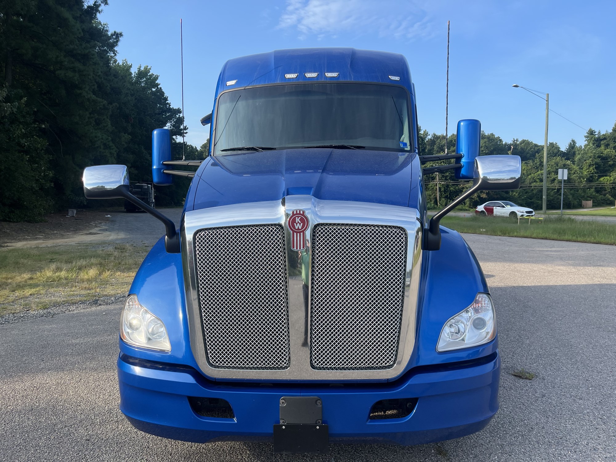 2021 Kenworth T680 in Richmond, VA — photo 2