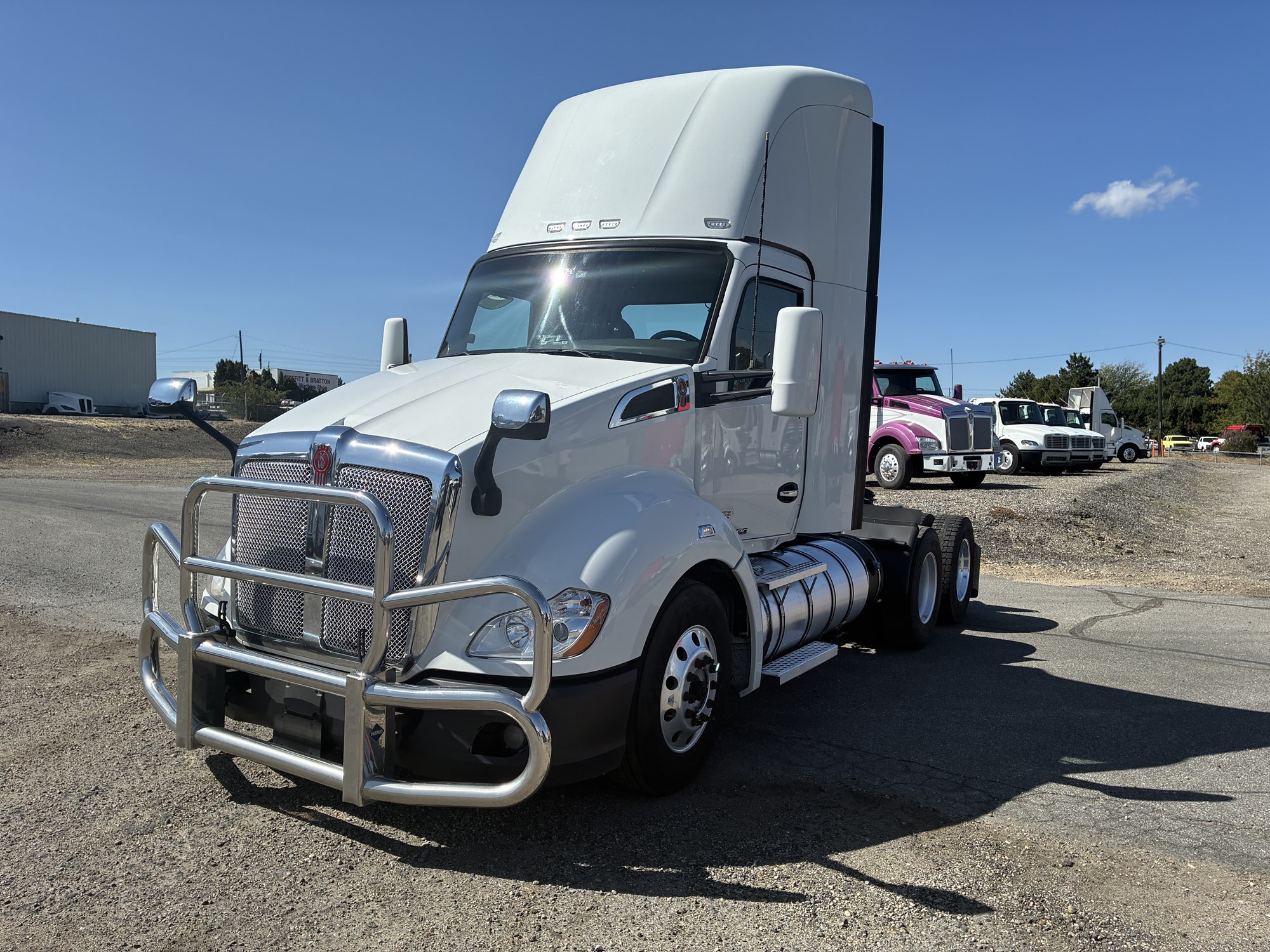 2021 Kenworth T680 - image 1 of 6