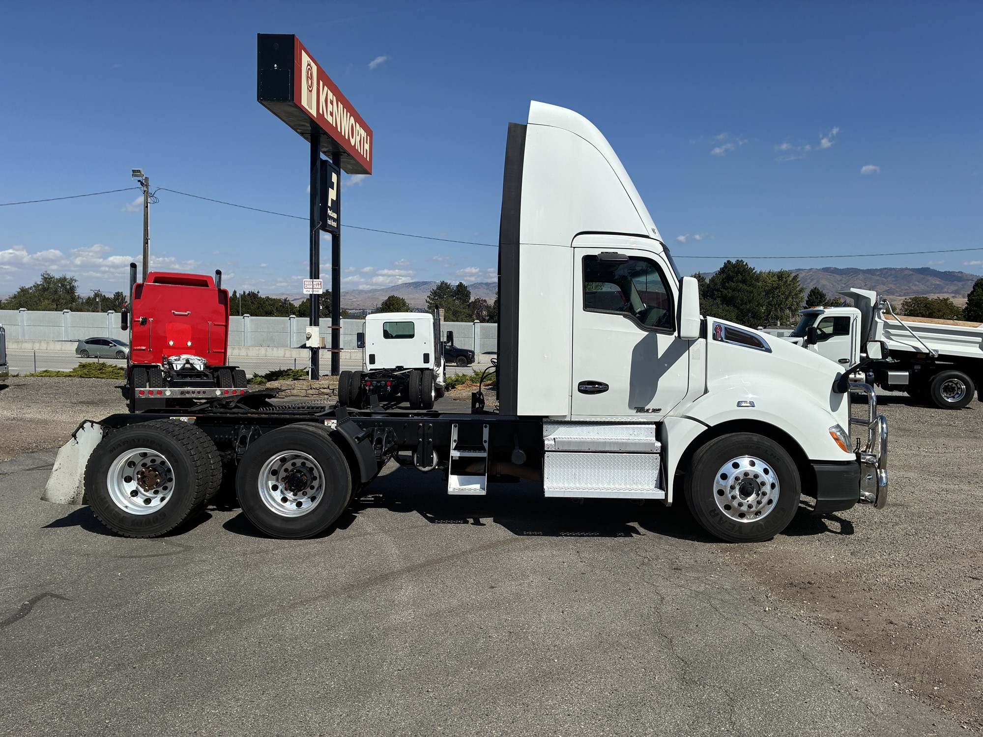 2021 Kenworth T680 - image 6 of 6