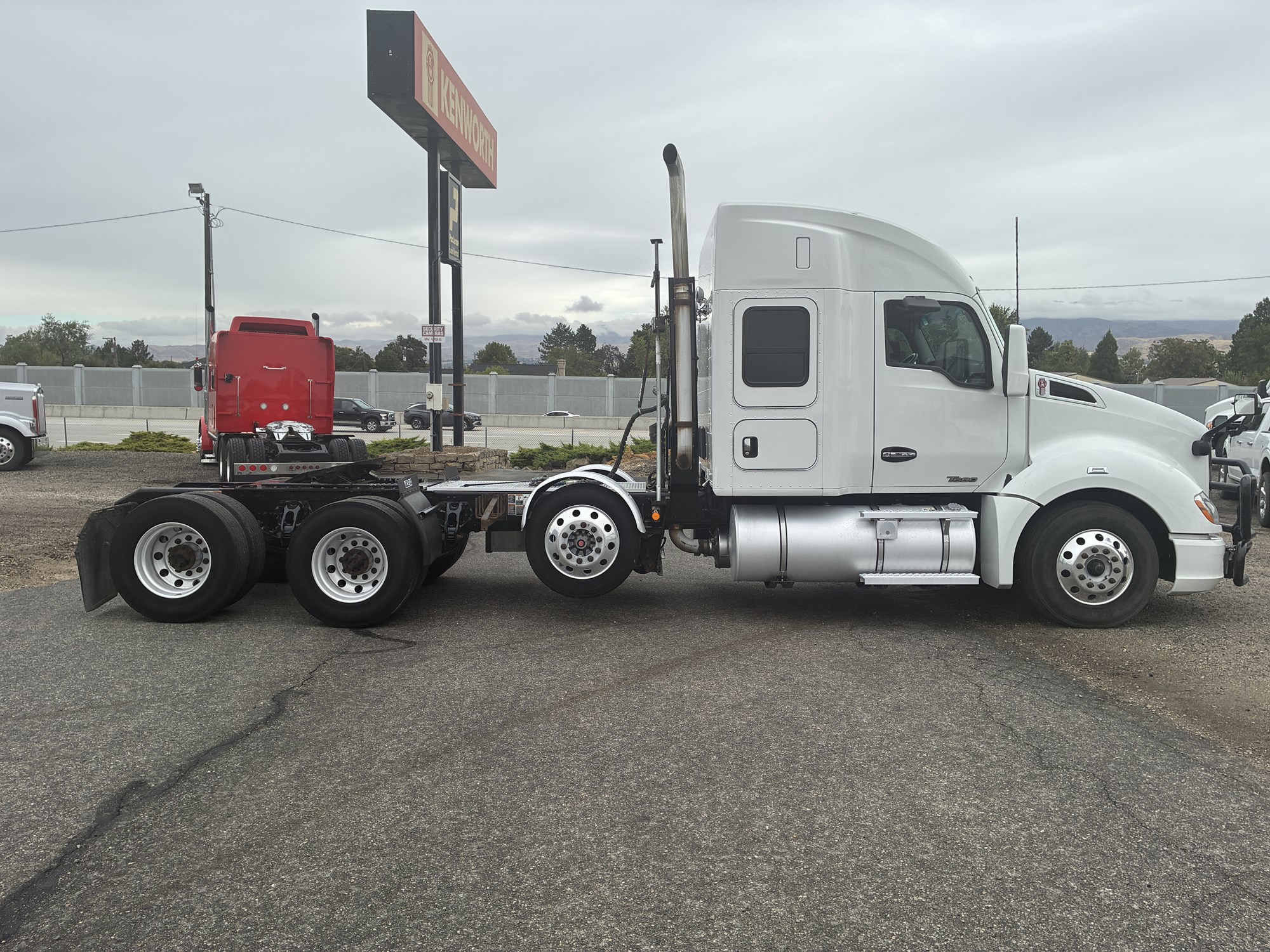 2021 Kenworth T680 - image 6 of 6