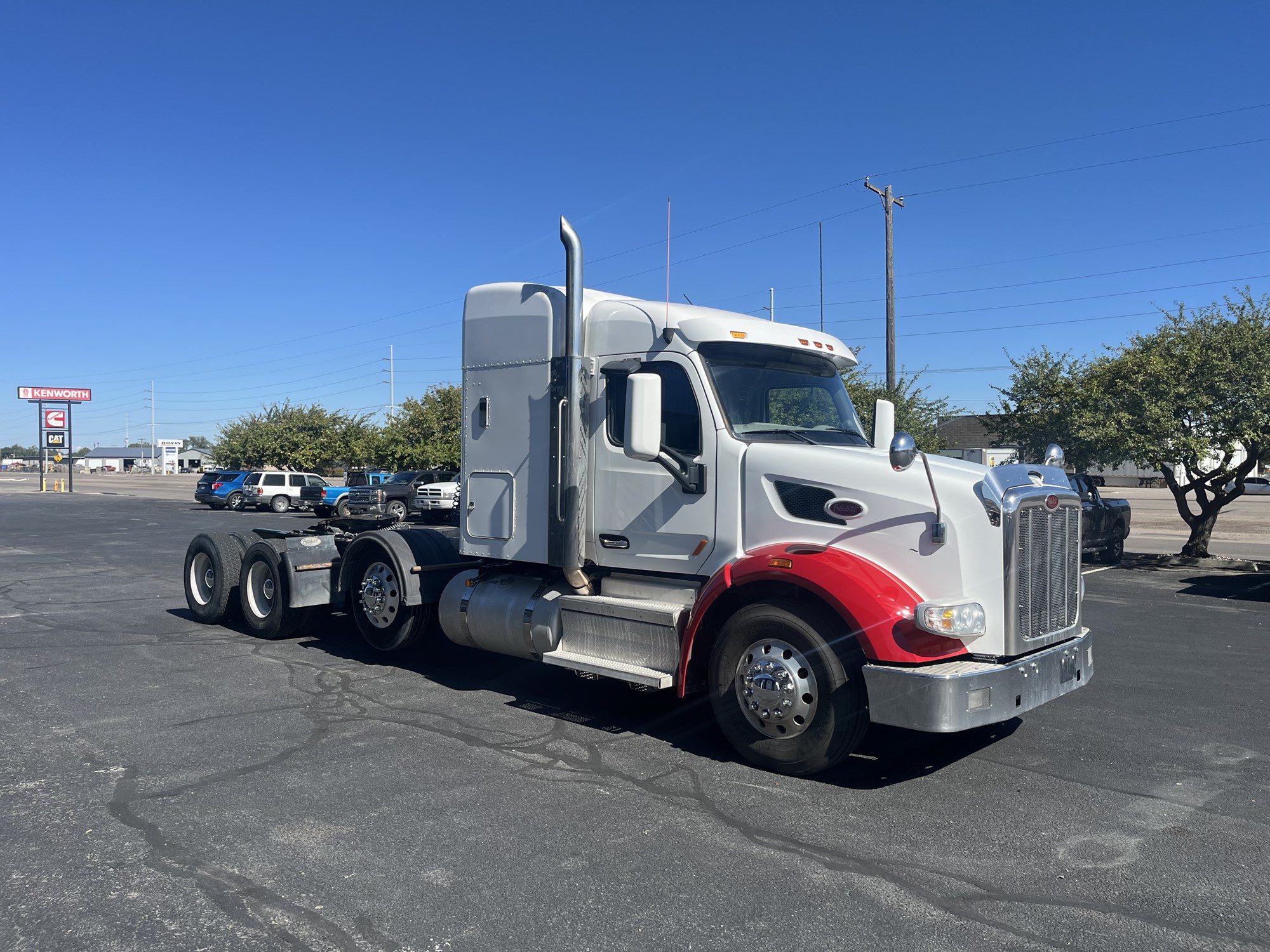 2022 Peterbilt 567 2022 Peterbilt 567 - image 3 of 6
