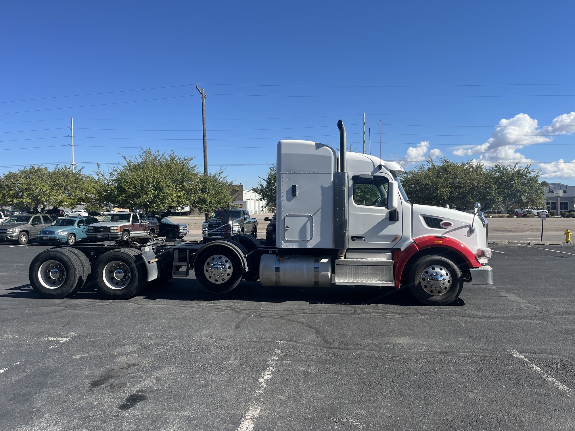 2022 Peterbilt 567 2022 Peterbilt 567 - image 4 of 6