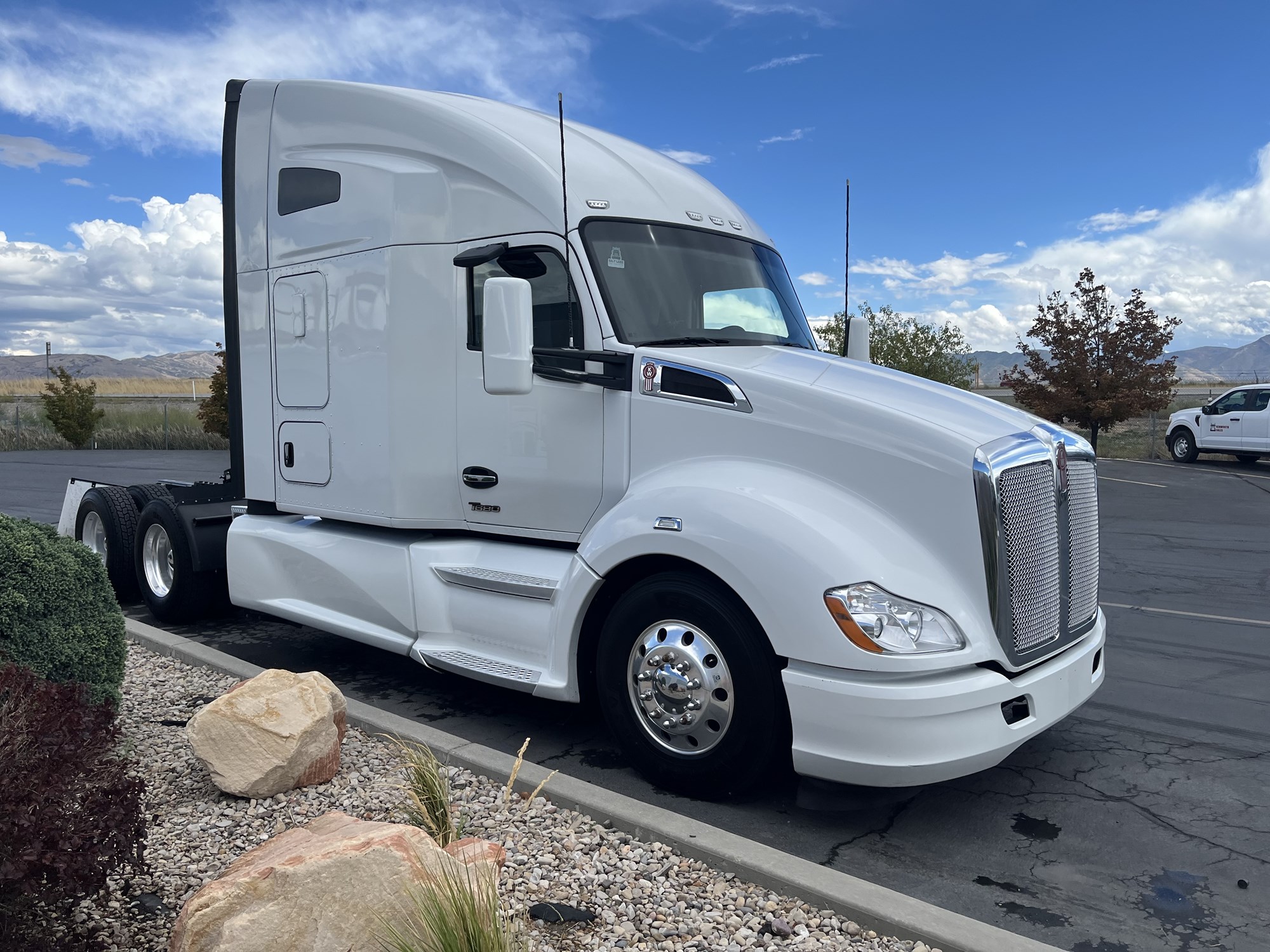 2022 Kenworth T680 in Salt Lake, UT — photo 3
