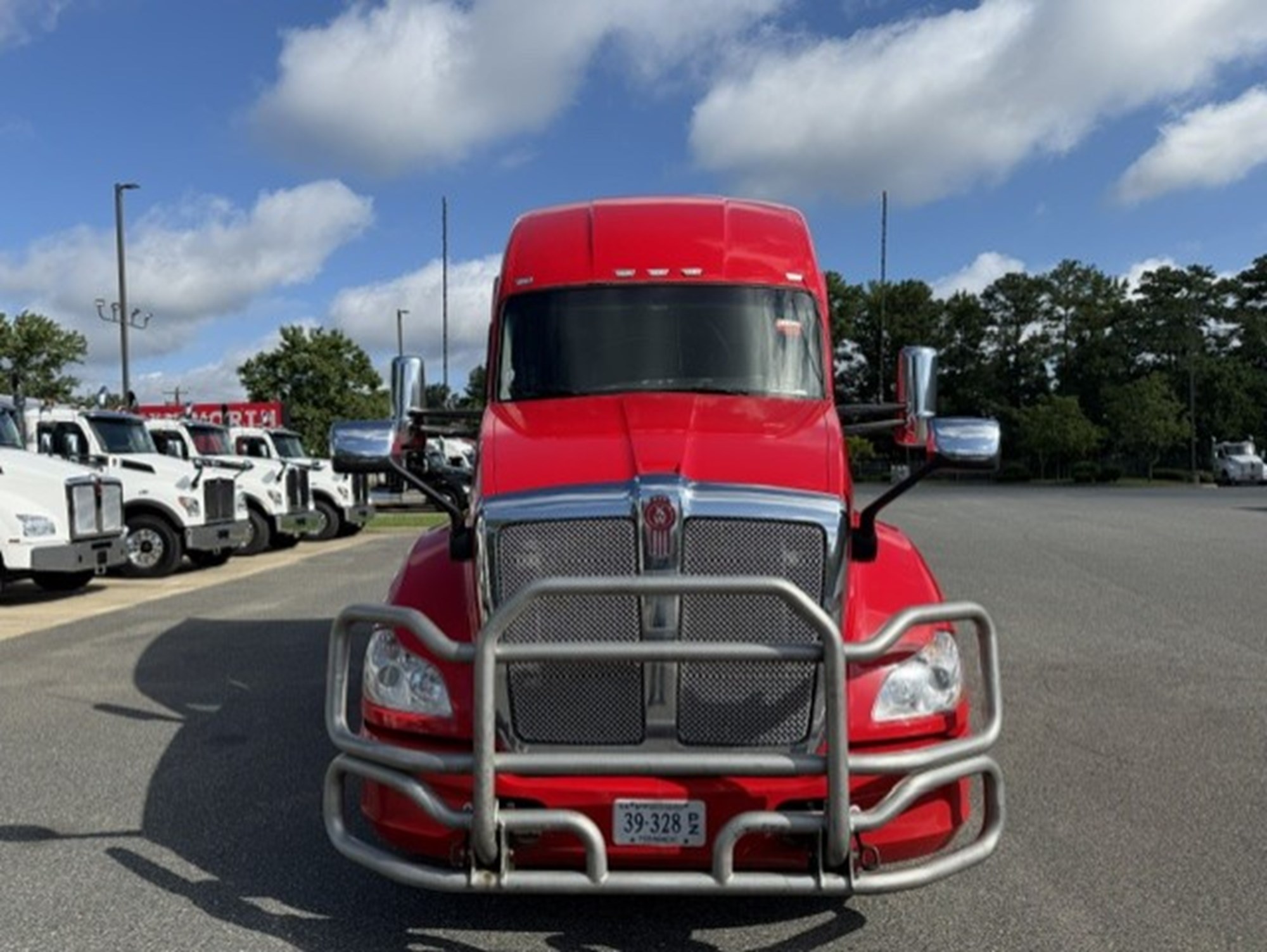 2022 Kenworth T680 2022 Kenworth T680 - image 2 of 6