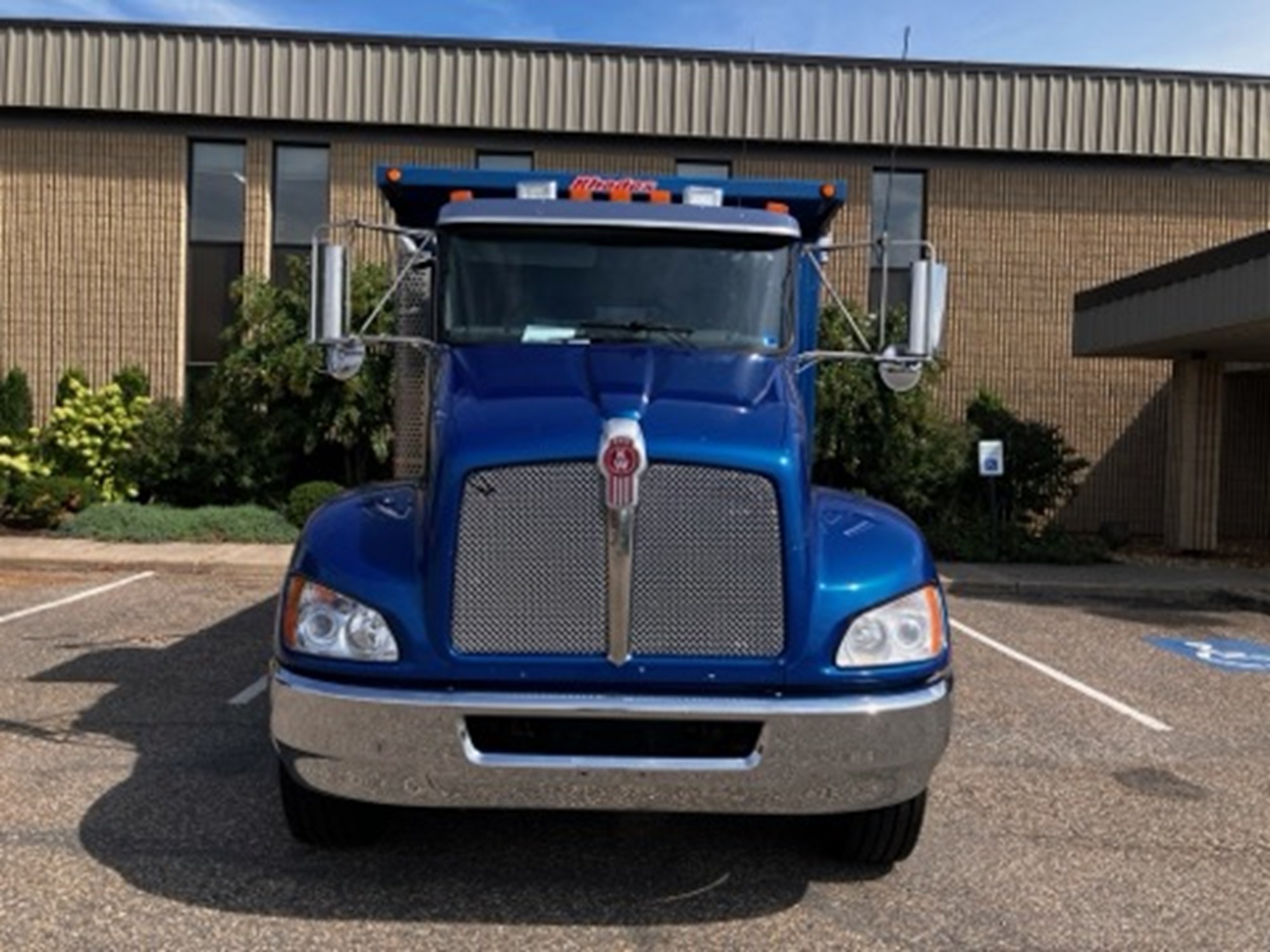2022 Kenworth T380 in Roanoke, VA — photo 2