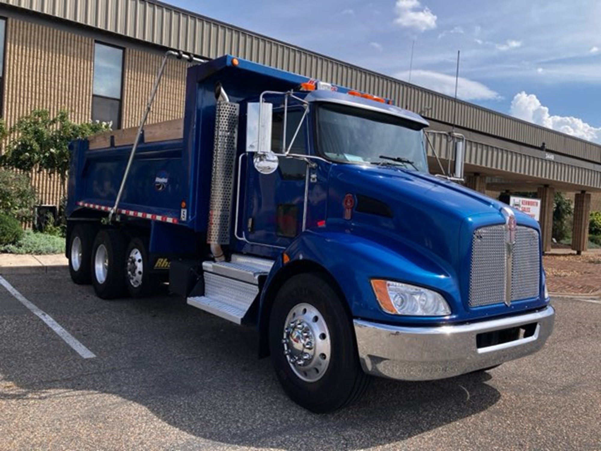 2022 Kenworth T380 in Roanoke, VA — photo 3
