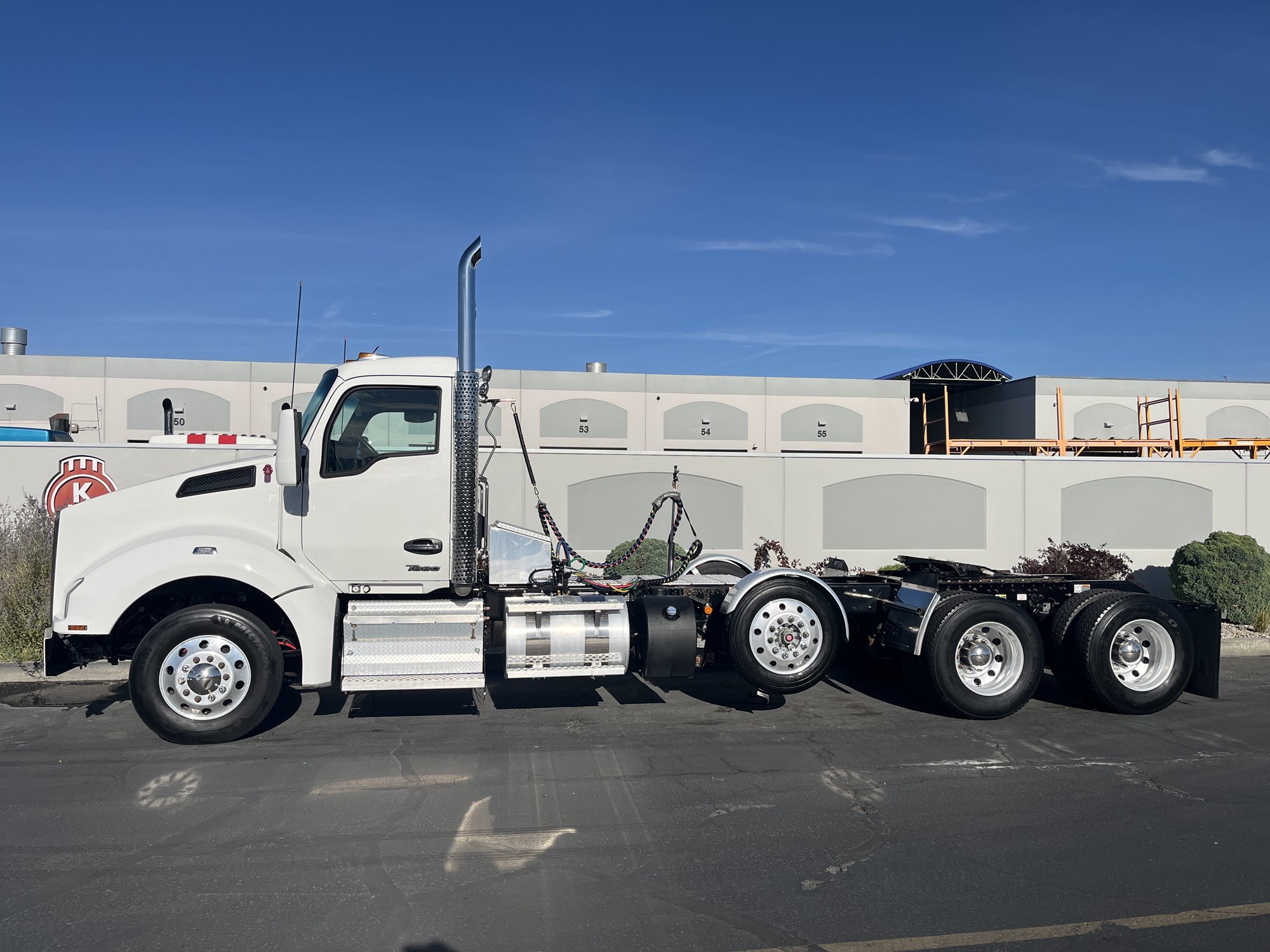 2023 Kenworth T880 in Salt Lake, UT — photo 2