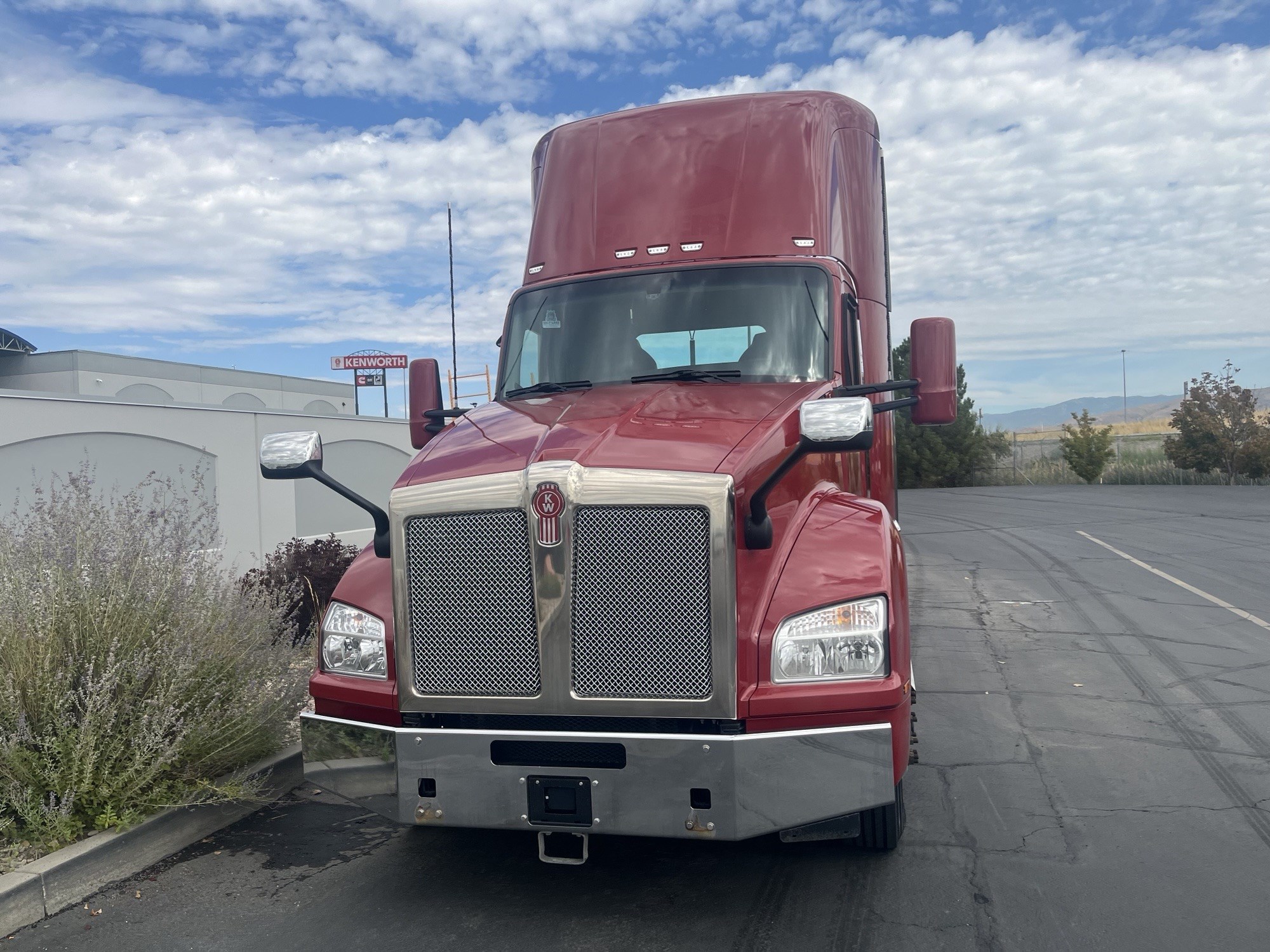 2023 Kenworth T880 in Salt Lake, UT — photo 2