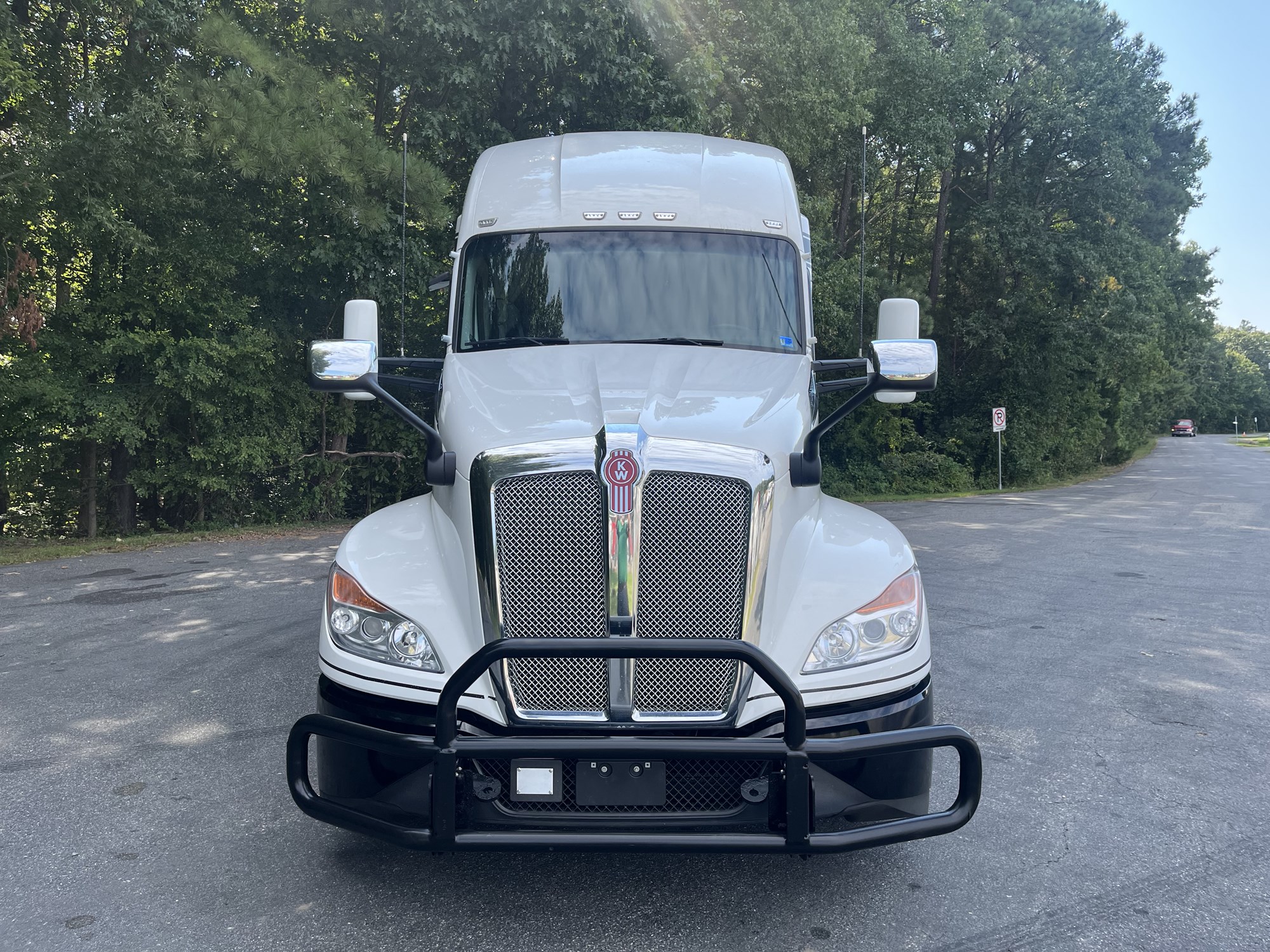 2023 Kenworth T680 in Richmond, VA — photo 2