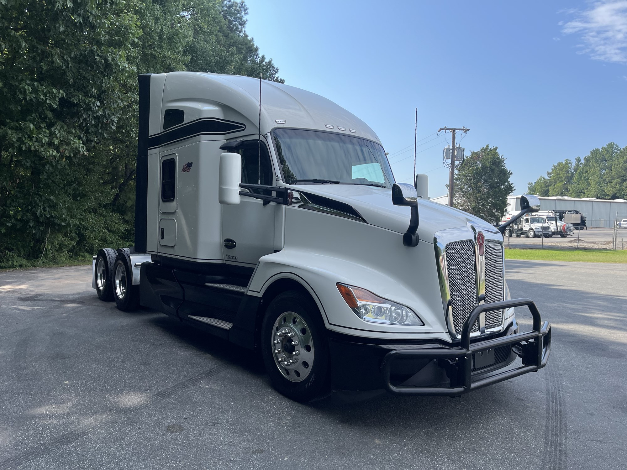 2023 Kenworth T680 in Richmond, VA — photo 3