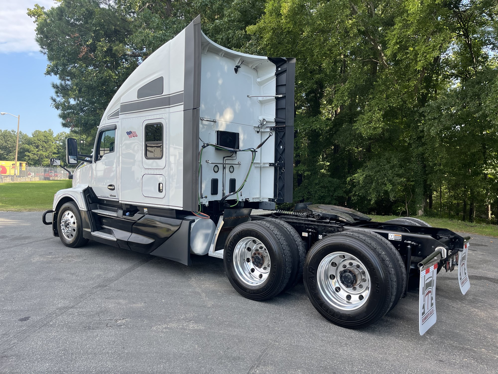 2023 Kenworth T680 in Richmond, VA — photo 6
