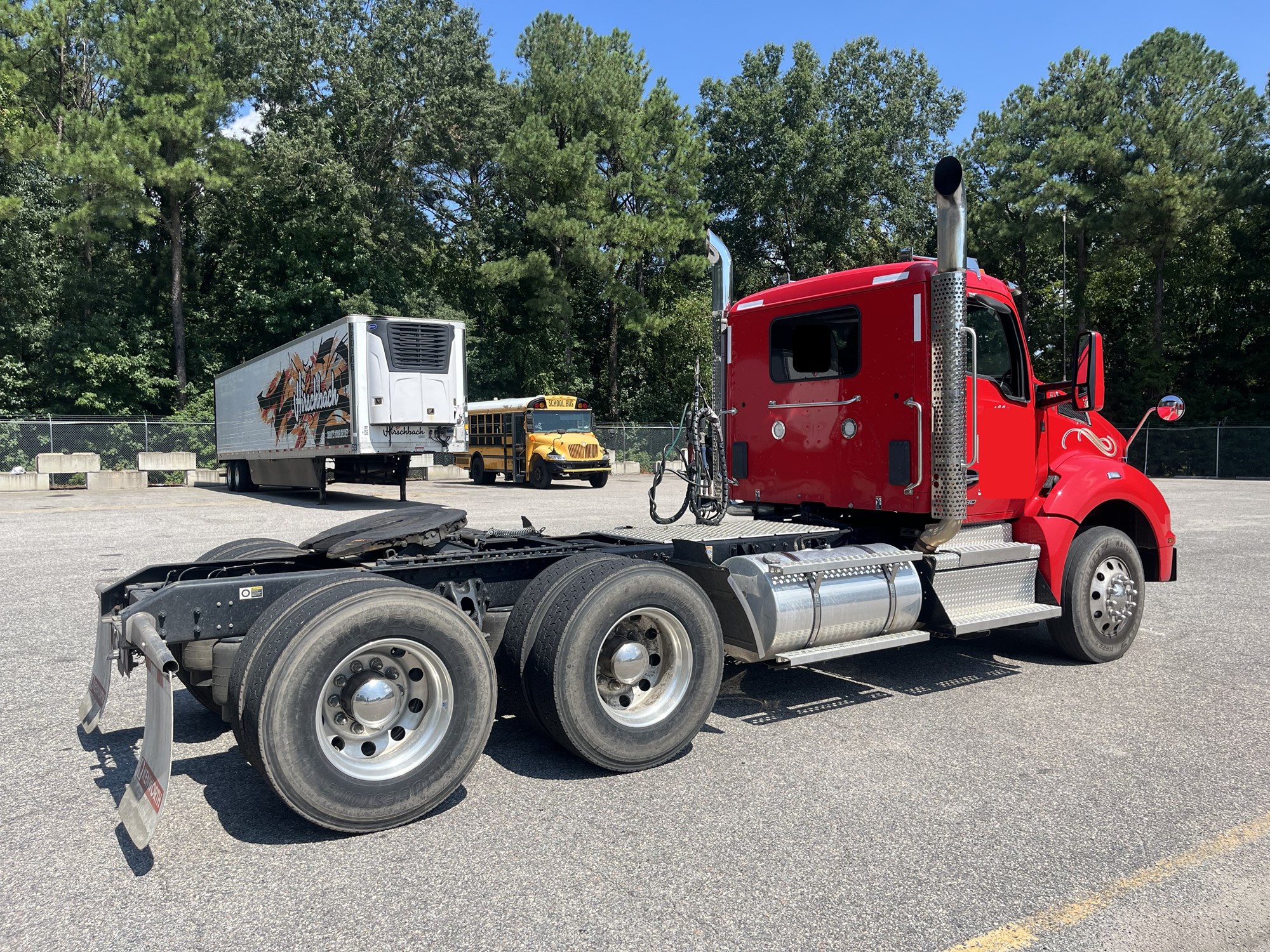 2023 Kenworth T880 in Richmond, VA — photo 4