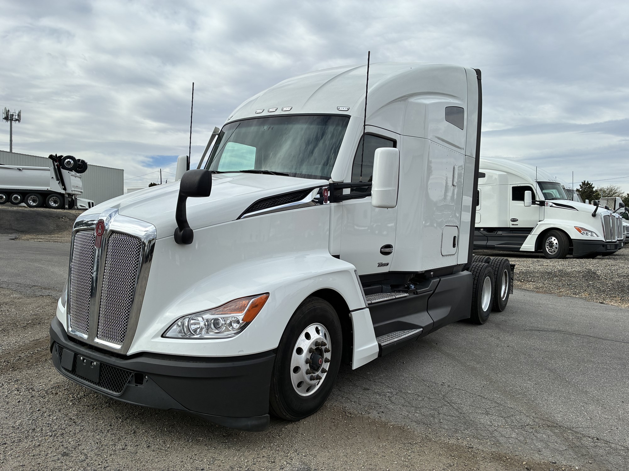 2023 Kenworth T680 Next Gen - image 1 of 6