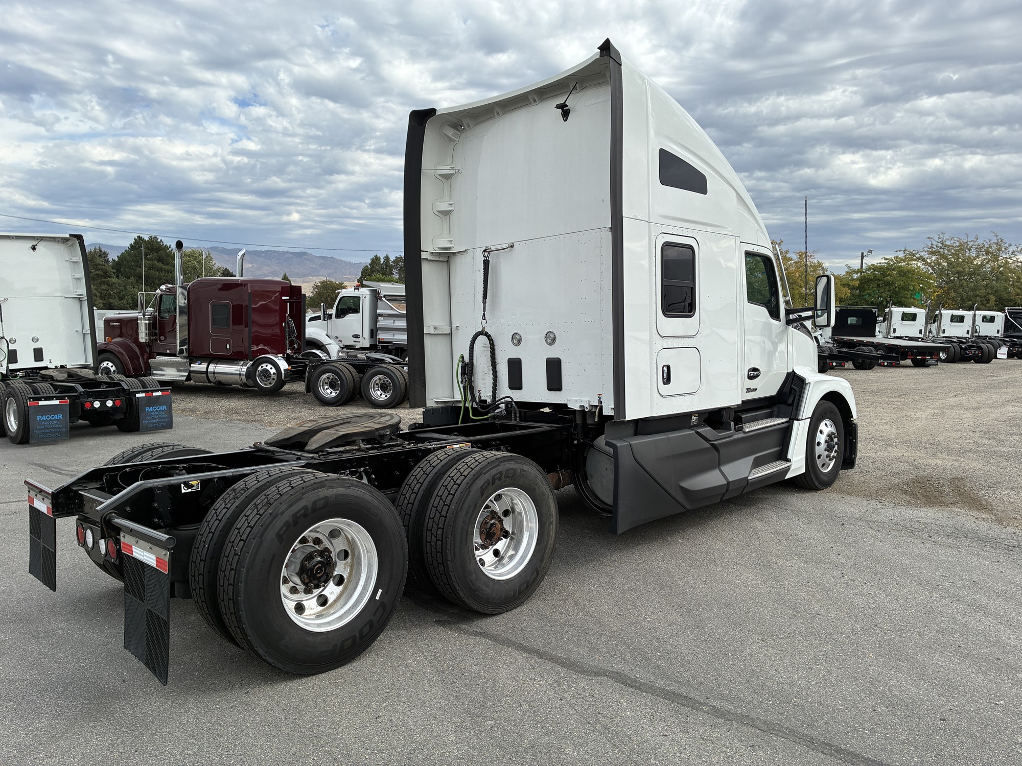 2023 Kenworth T680 Next Gen - image 5 of 6